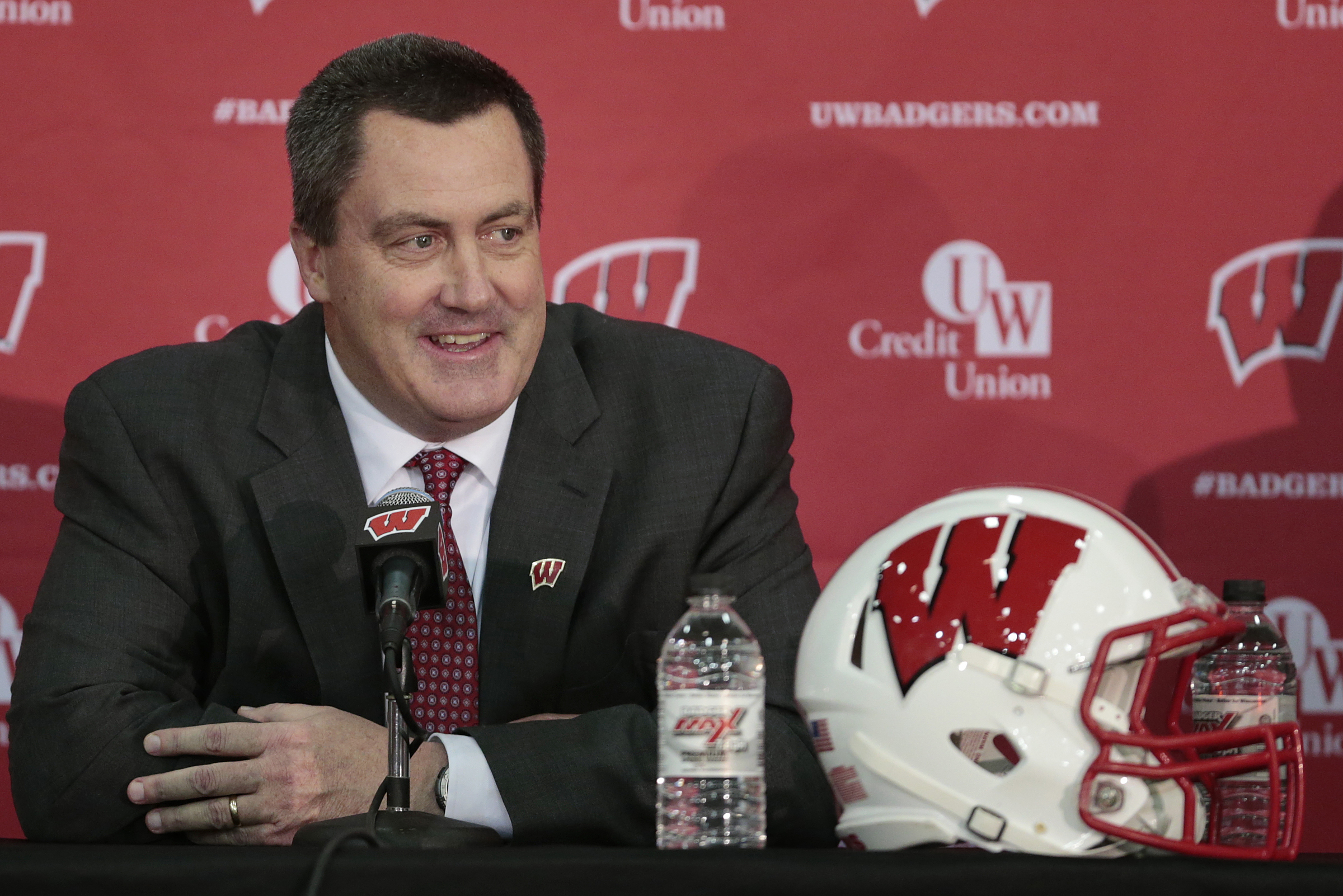 Wisconsin coach Chryst reinforcing recruiting ties back home
