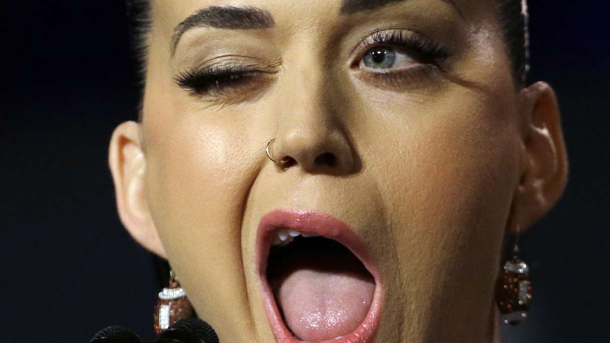 AP Source: Missy Elliott to join Perry for Super Bowl half