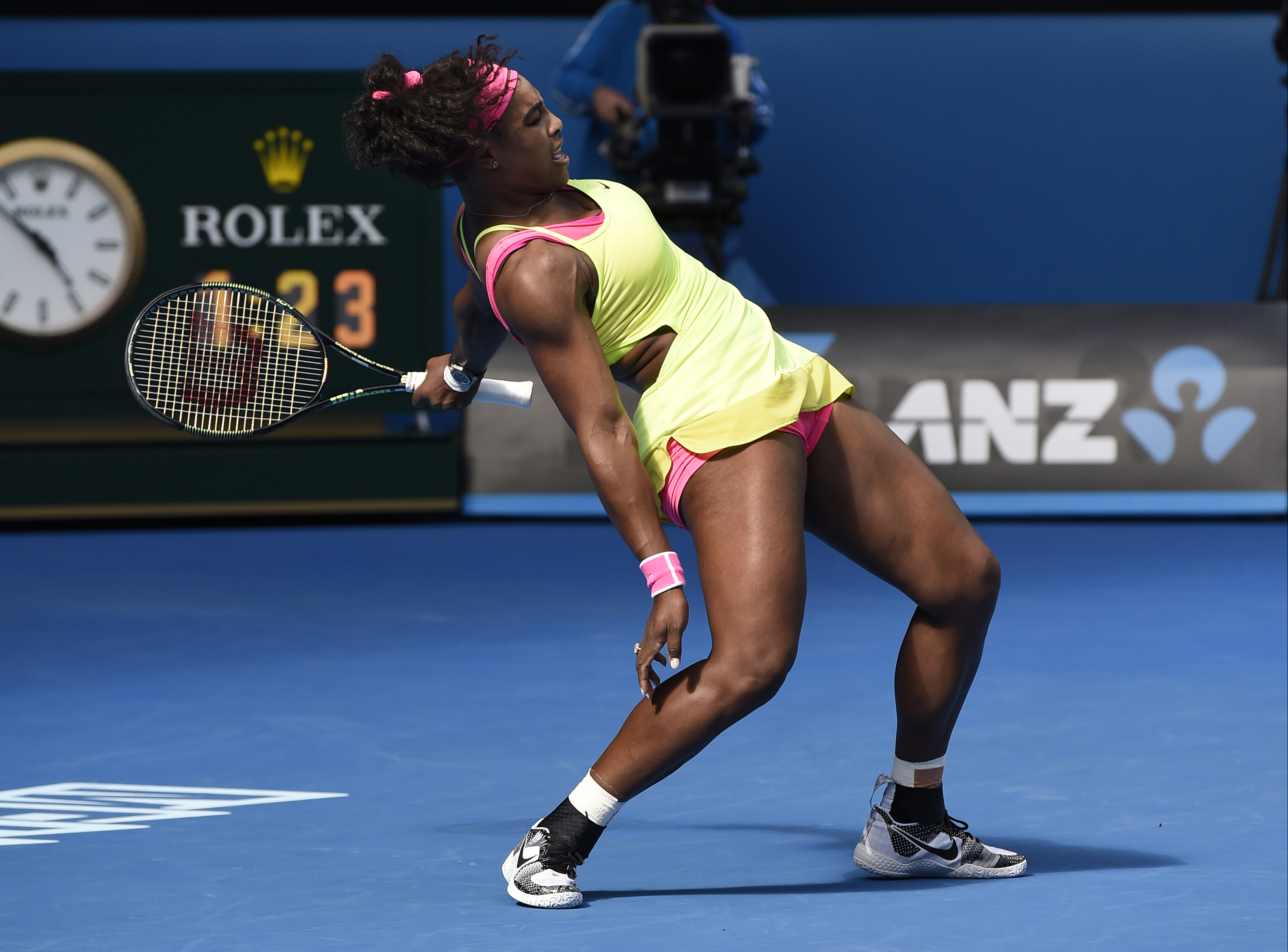 Sick Serena cuts short practice on eve of Aussie Open final