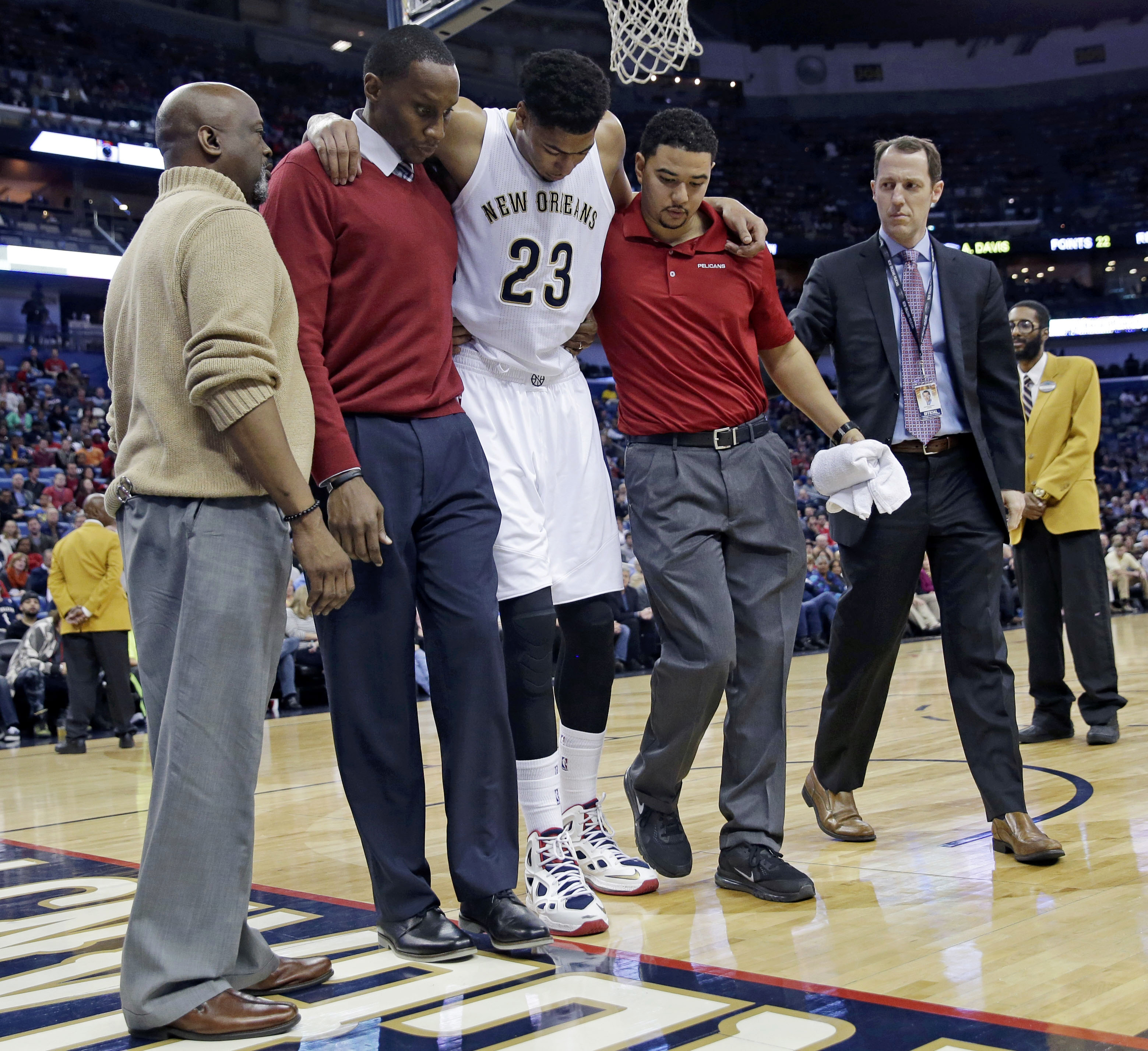 Pelicans' Davis out; Redick returns for Clippers