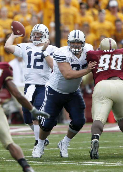 Jake Kuresa playing against Boston College September 16, 2006 (BYU Photo)