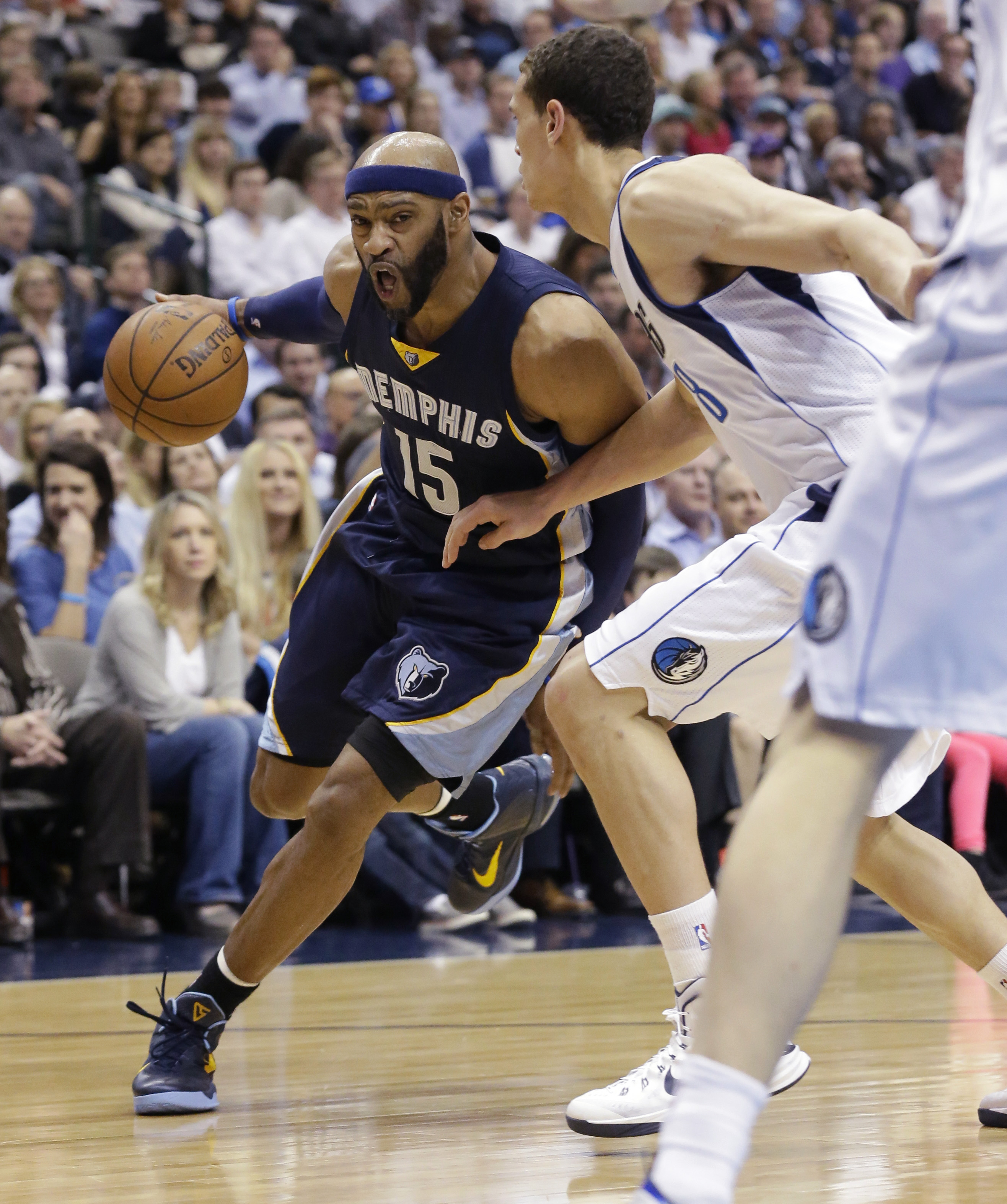 Grizzlies' Vince Carter has injured tendon in left foot