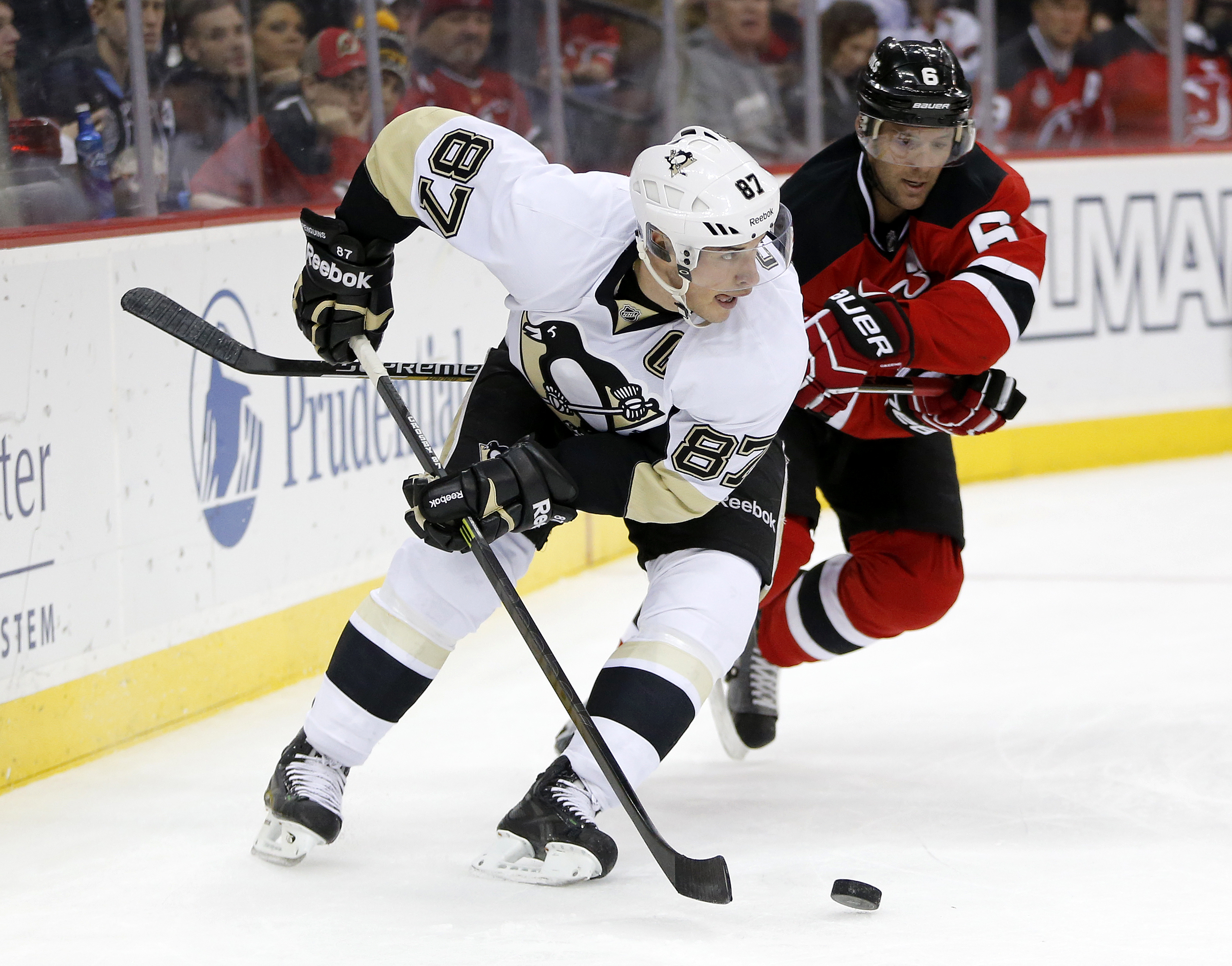Despres' OT goal rallies Penguins over Devils 2-1