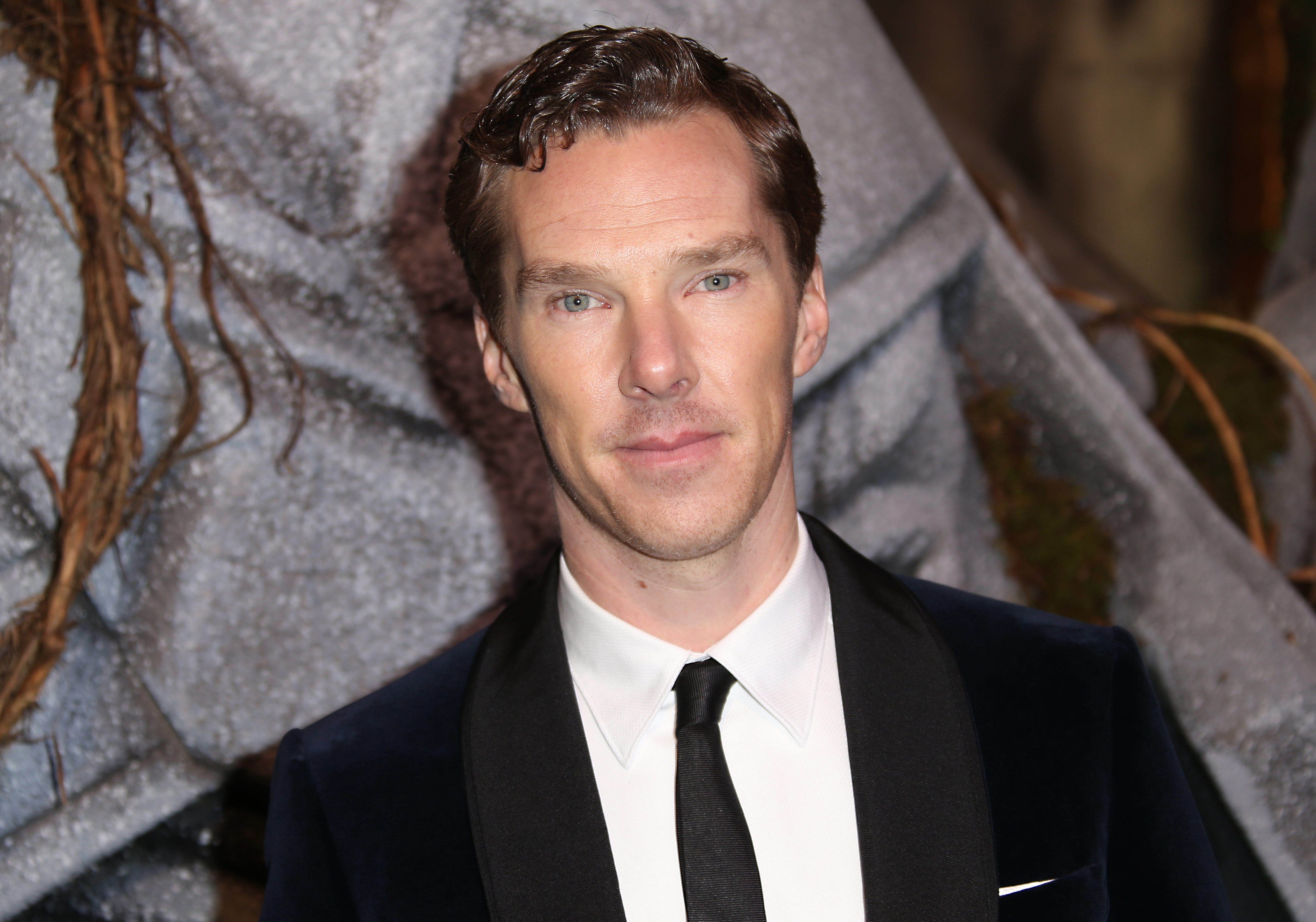 Cumberbatch, Fry, others urge UK to pardon gay men