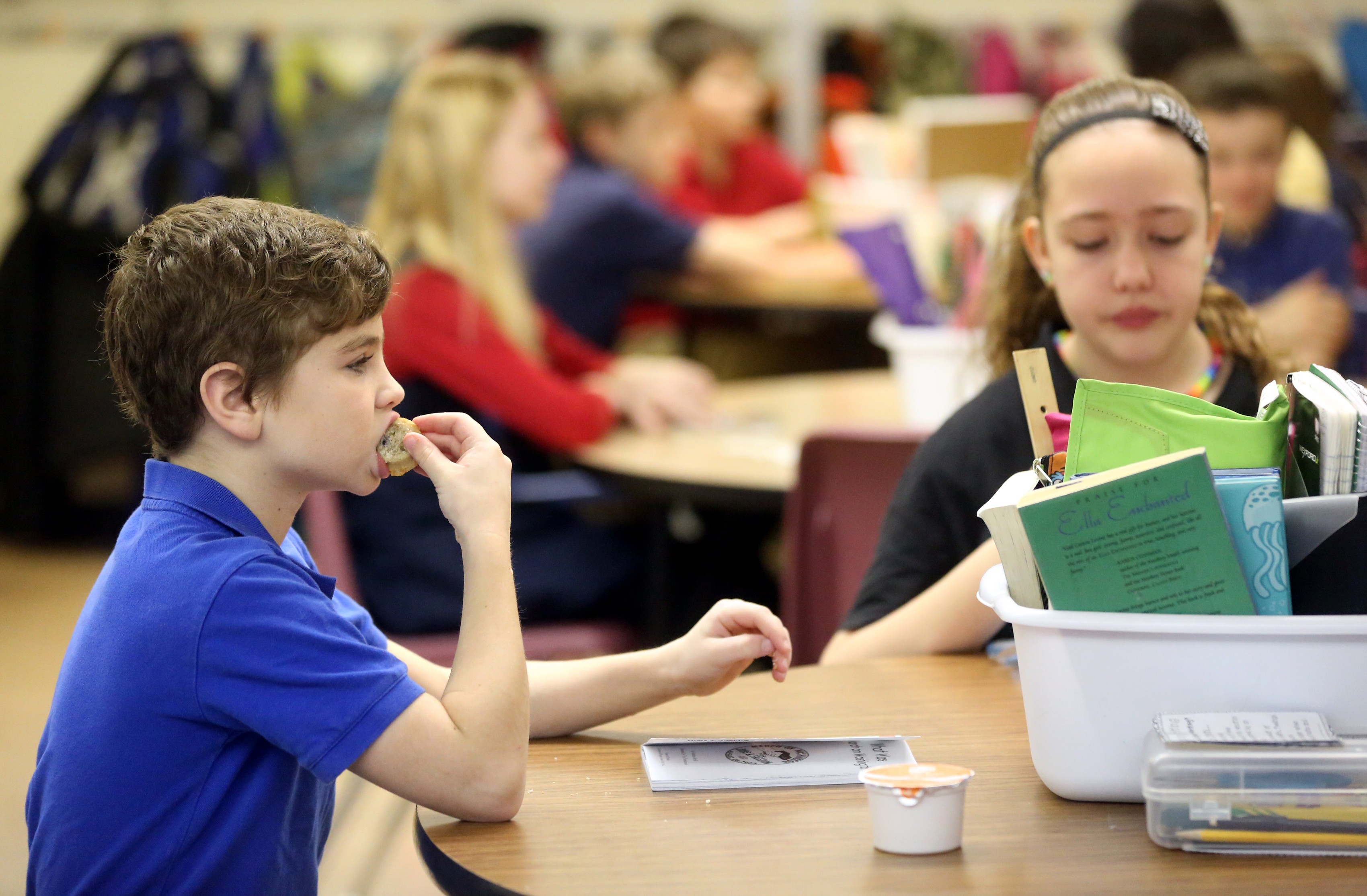 Dubuque school qualifies for free breakfasts, lunches