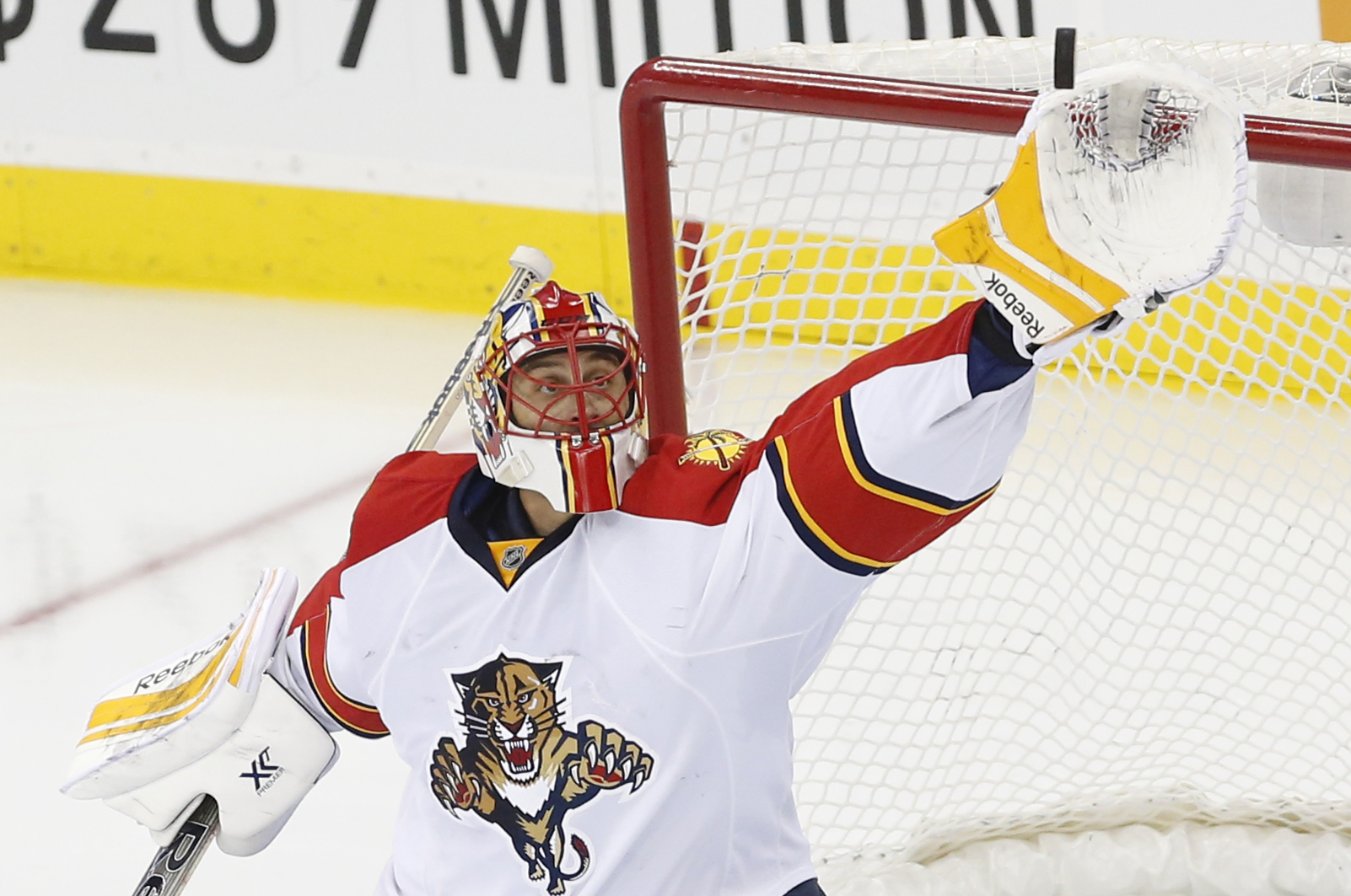 Kinkaid stops 26 shots as Devils beat Panthers 3-1