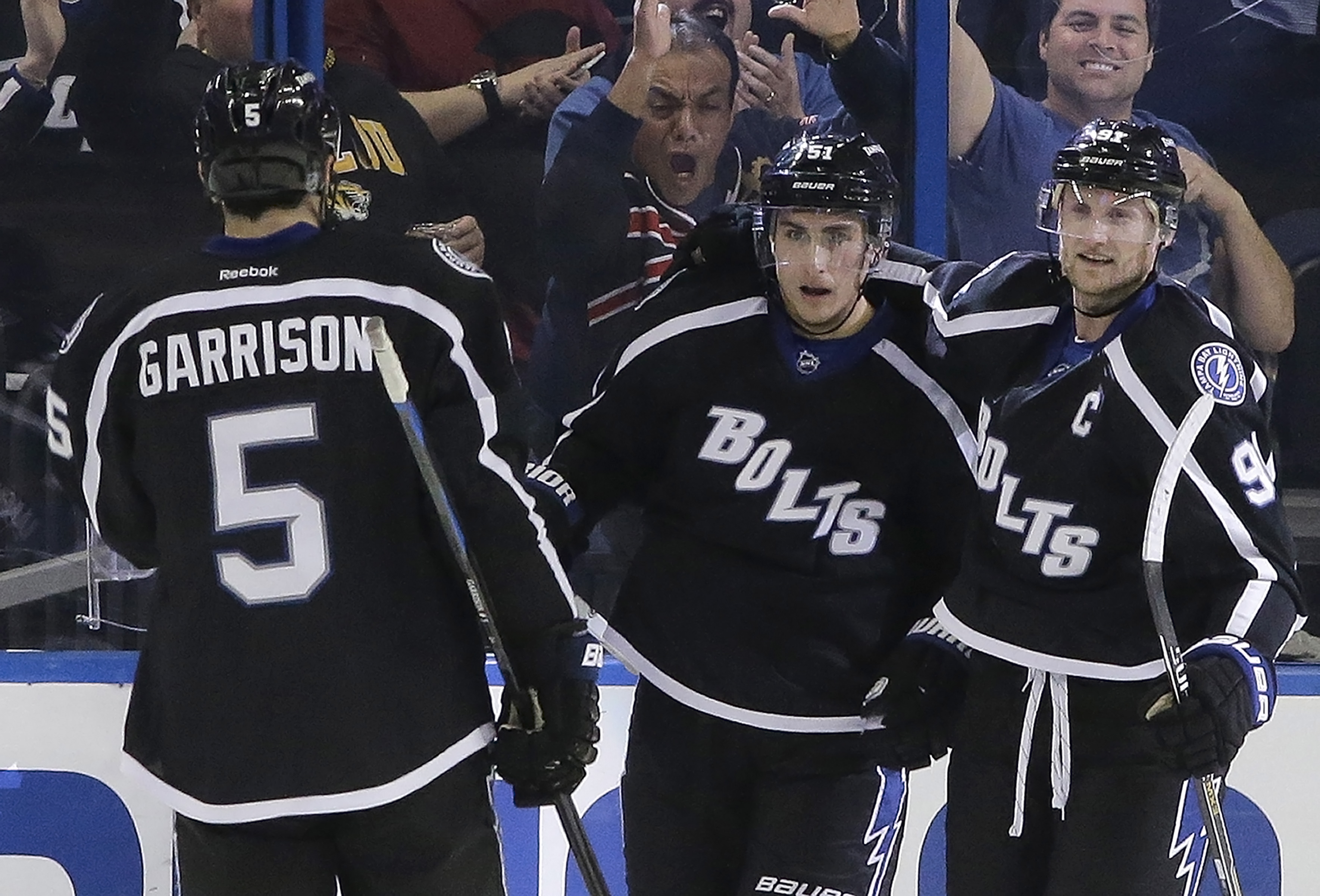 Paquette, Bishop key Lightning's 3-1 win over Blue Jackets