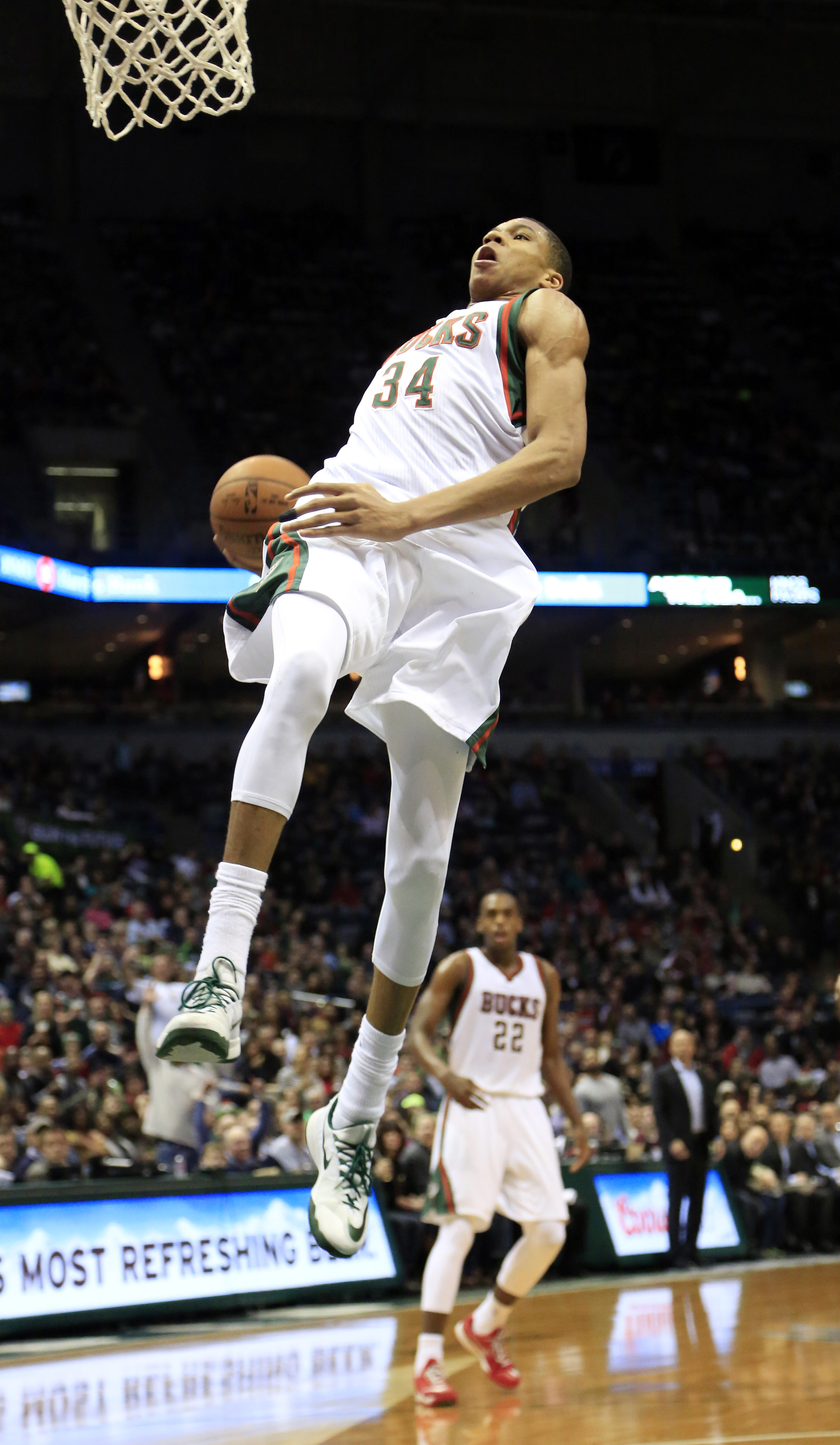 Bucks beat struggling Trail Blazers 95-88