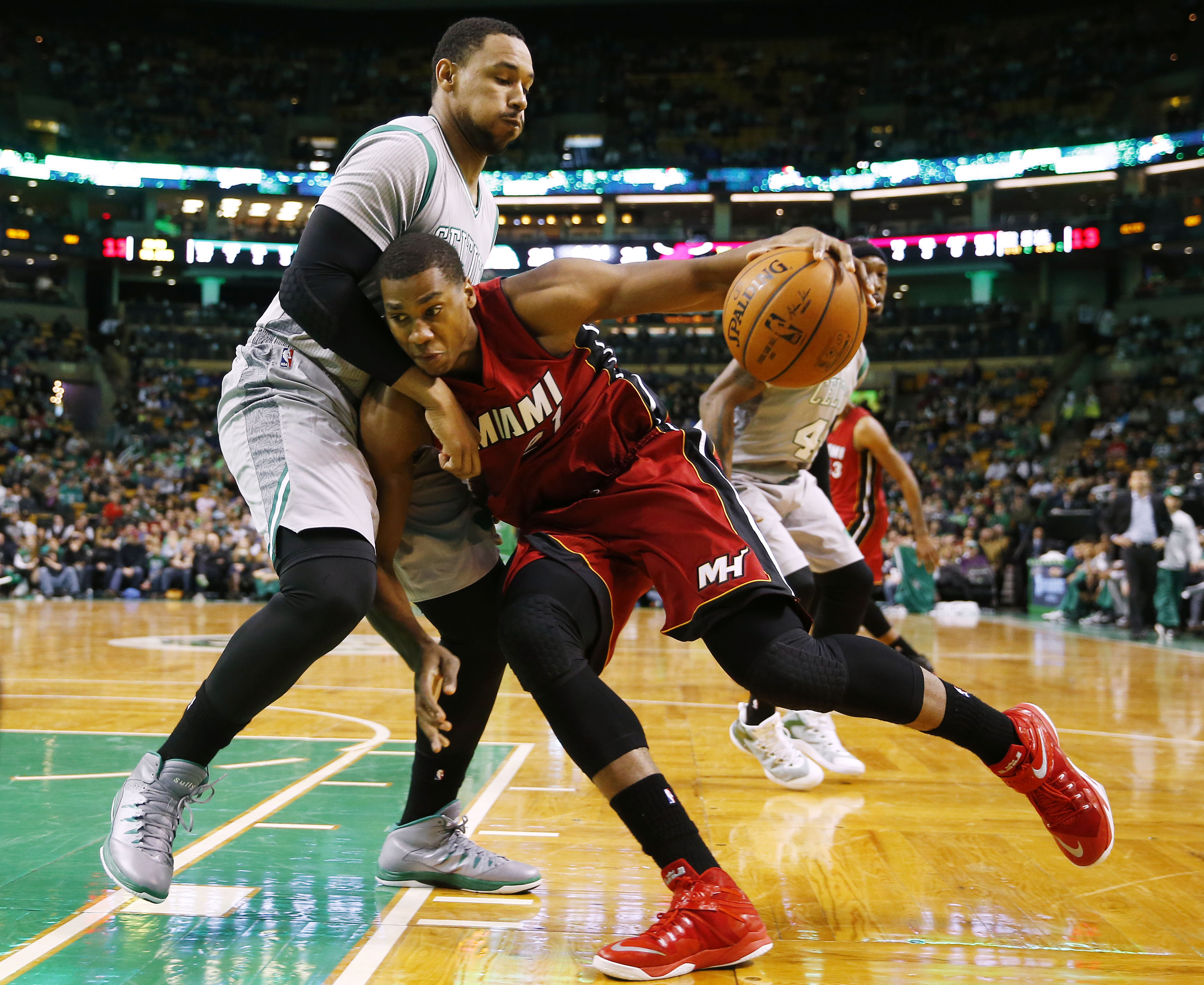 Whiteside comes up big for Heat in 83-75 win over Celtics
