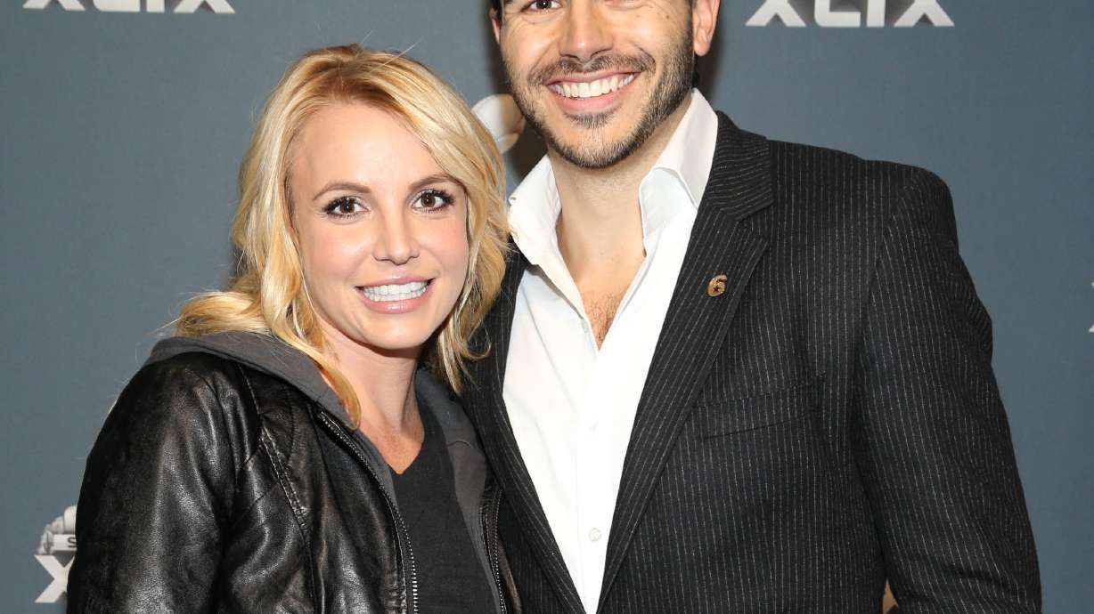 Stars prominent on and off the field at Super Bowl 49