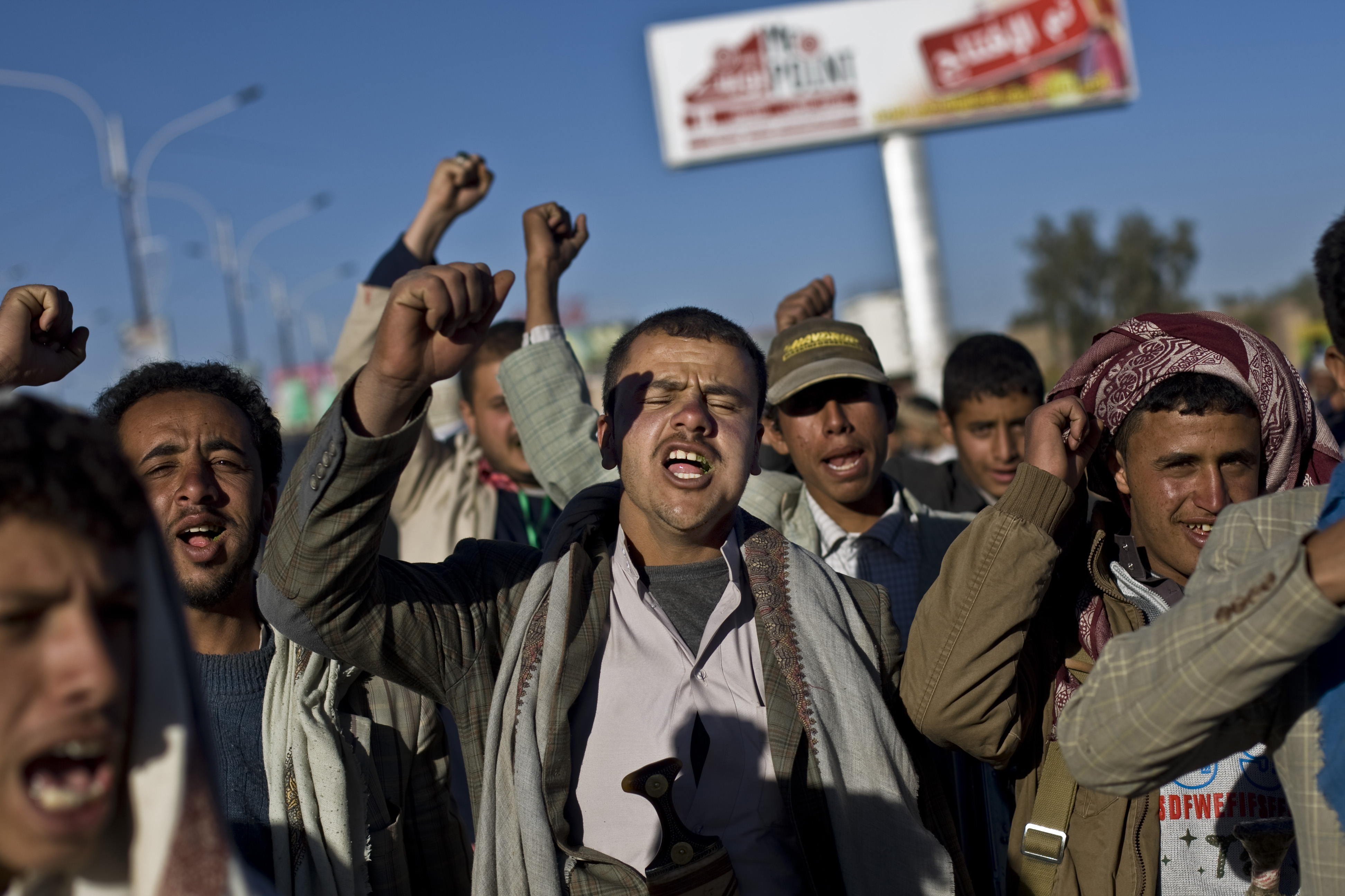 Yemen's main parties suspend talks with Shiite rebels