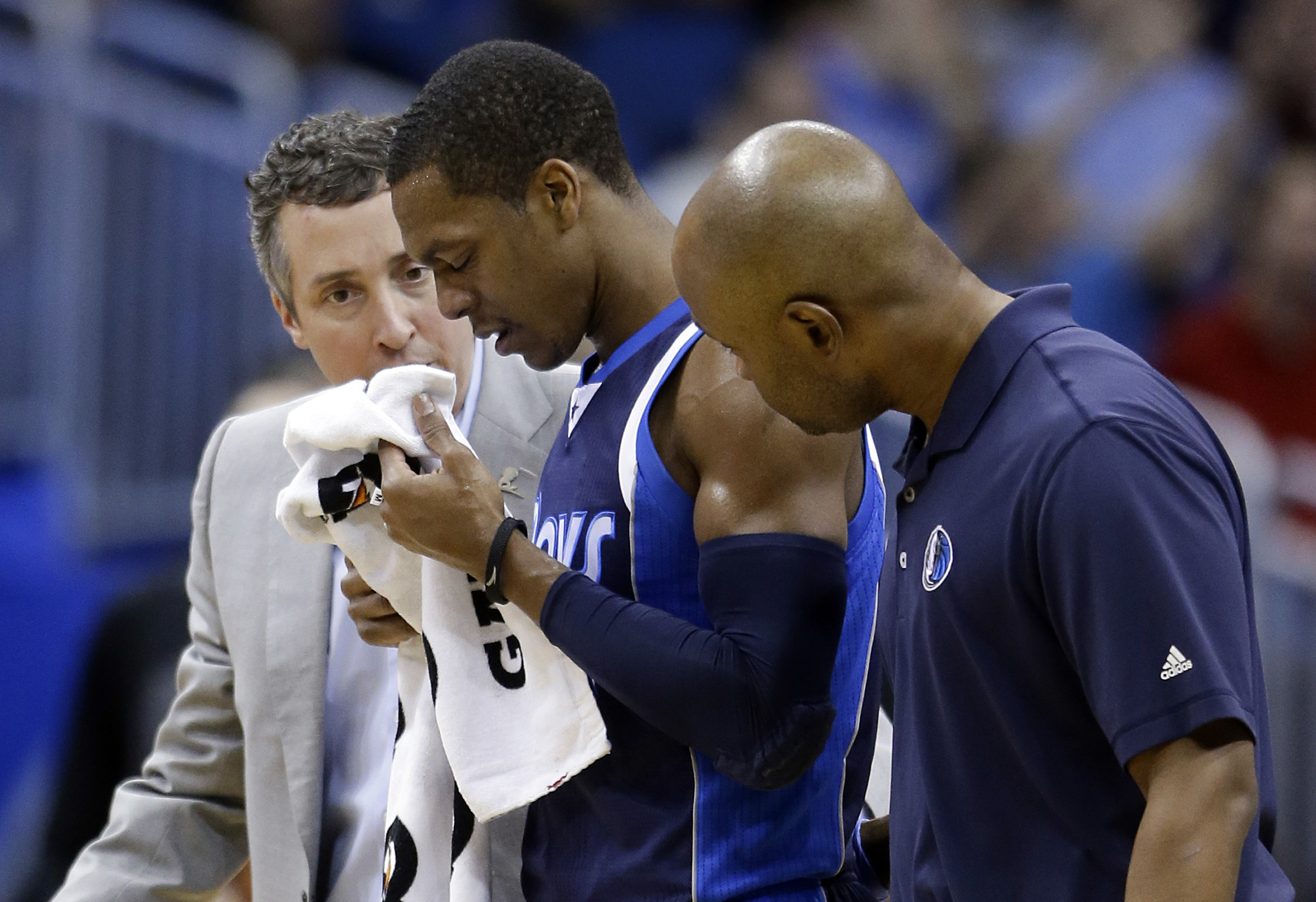 Mavericks will be without Rondo for at least 3 games
