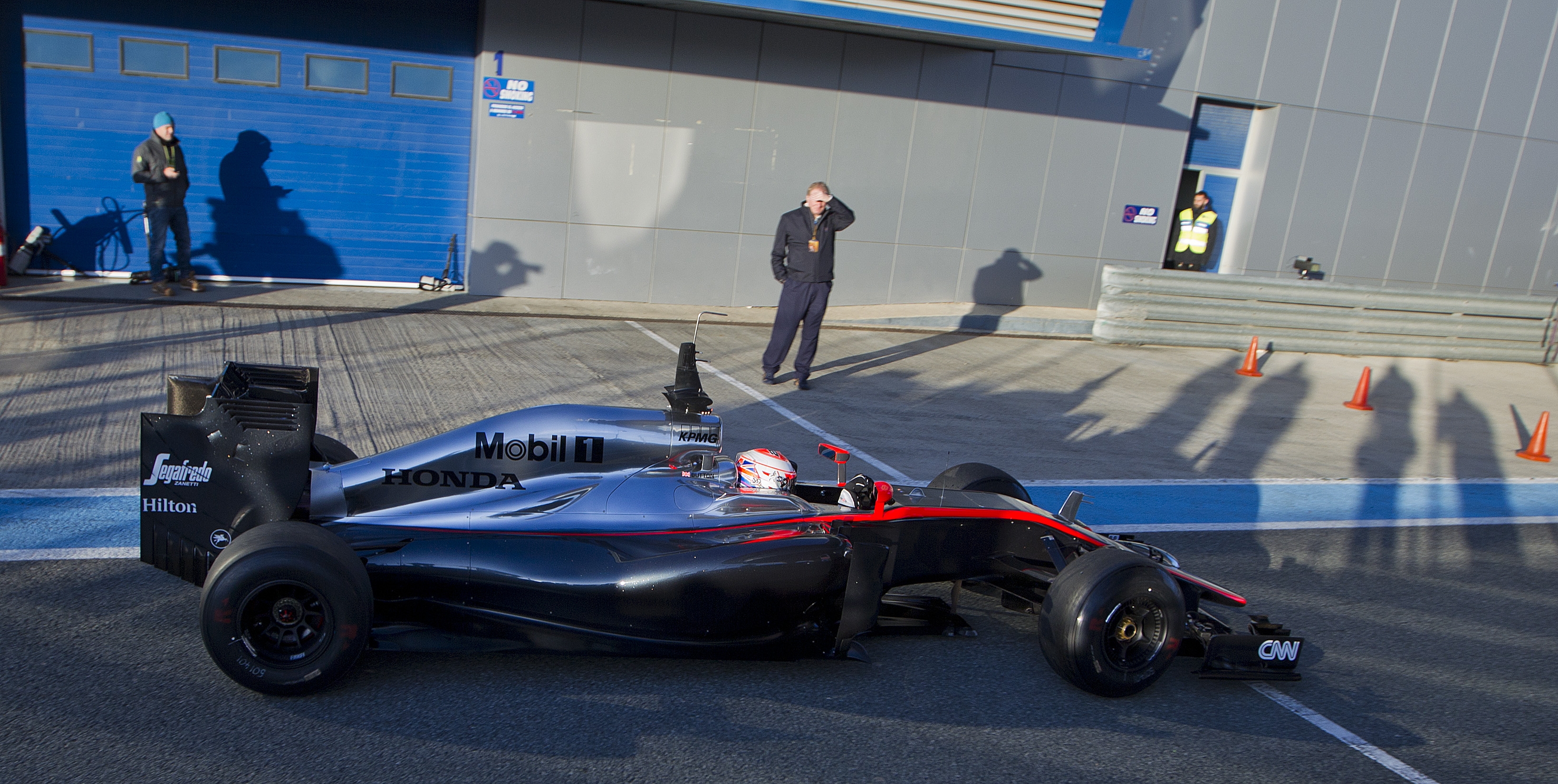 Power problem as McLaren make poor start to F1 testing