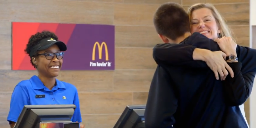 McDonald anuncia campaña en la que los clientes pueden pagar con amor y no con dinero 