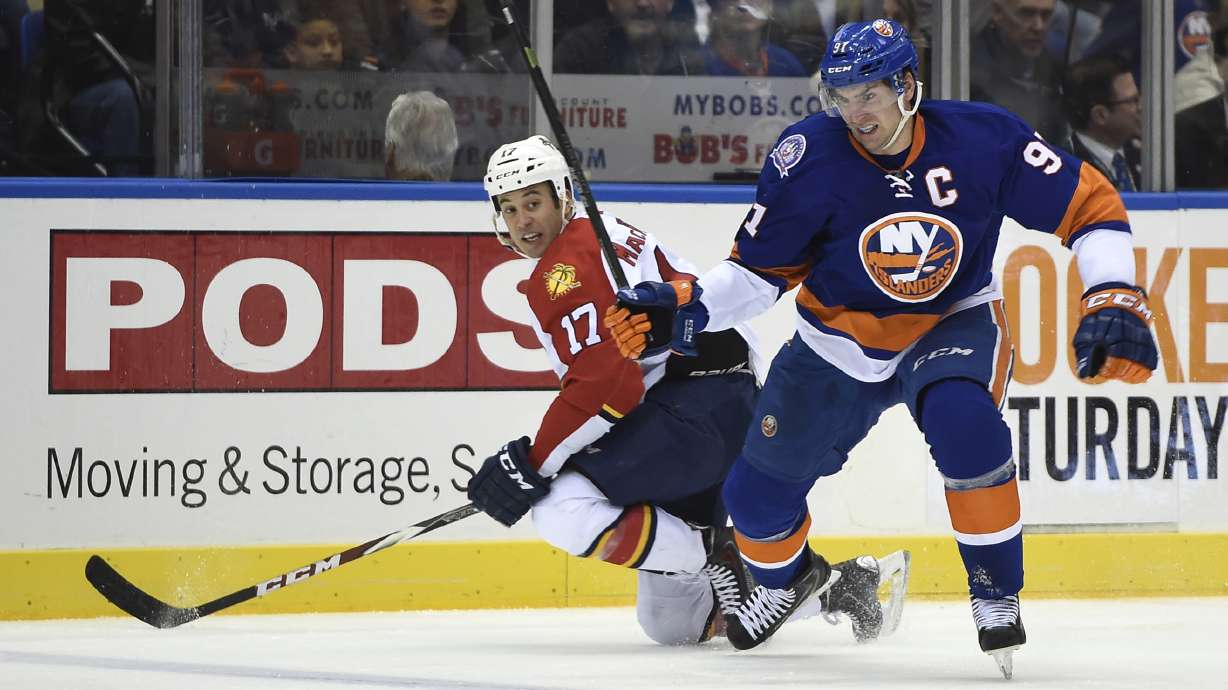 Hayes has 2 goals, lifts Panthers to 4-2 win over Islanders