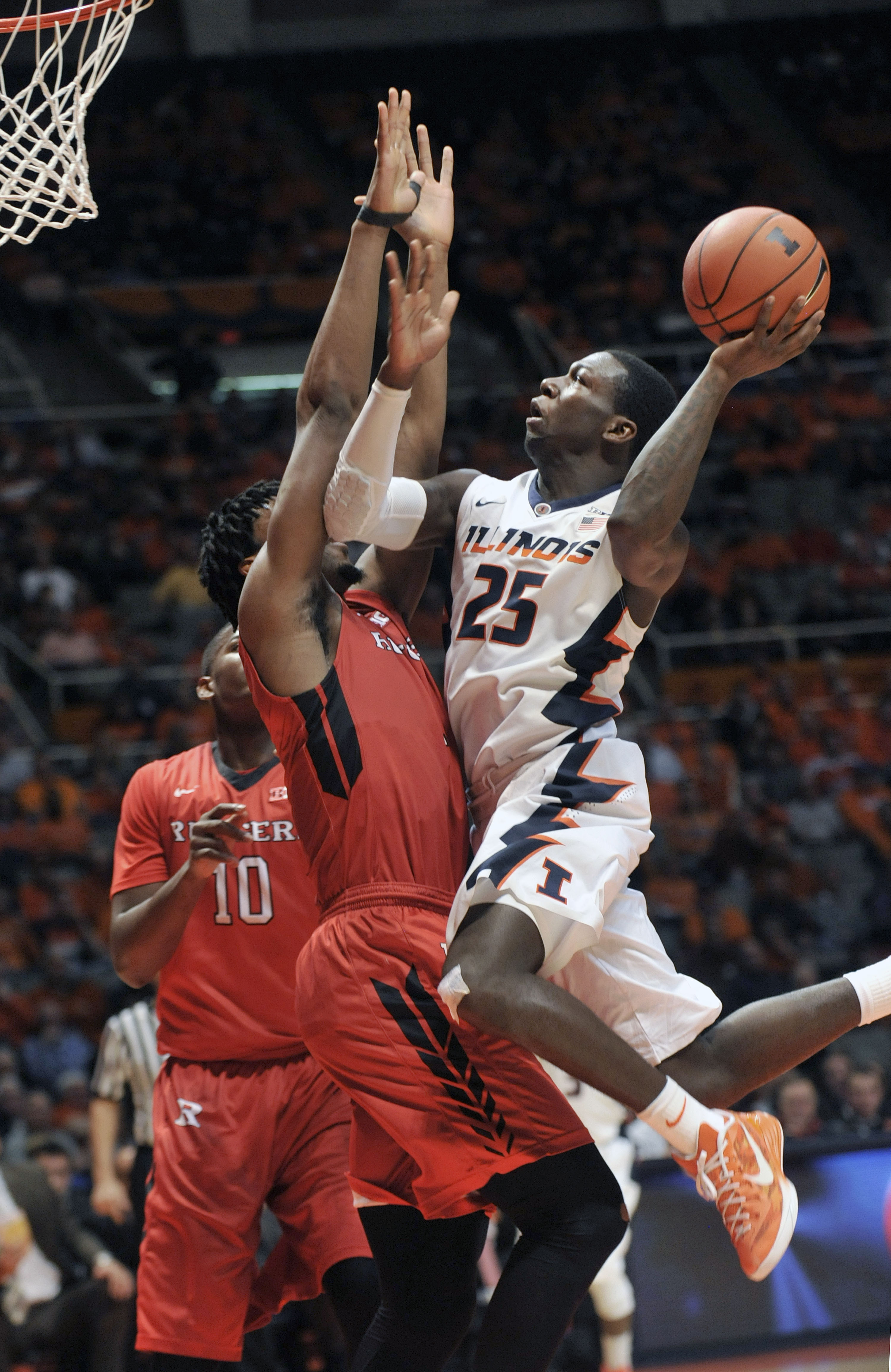 Illinois survives struggling Rutgers, 66-54