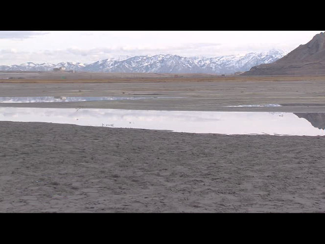 Los niveles de agua del Gran Lago Salado siguen bajando y comienza a preocupar 