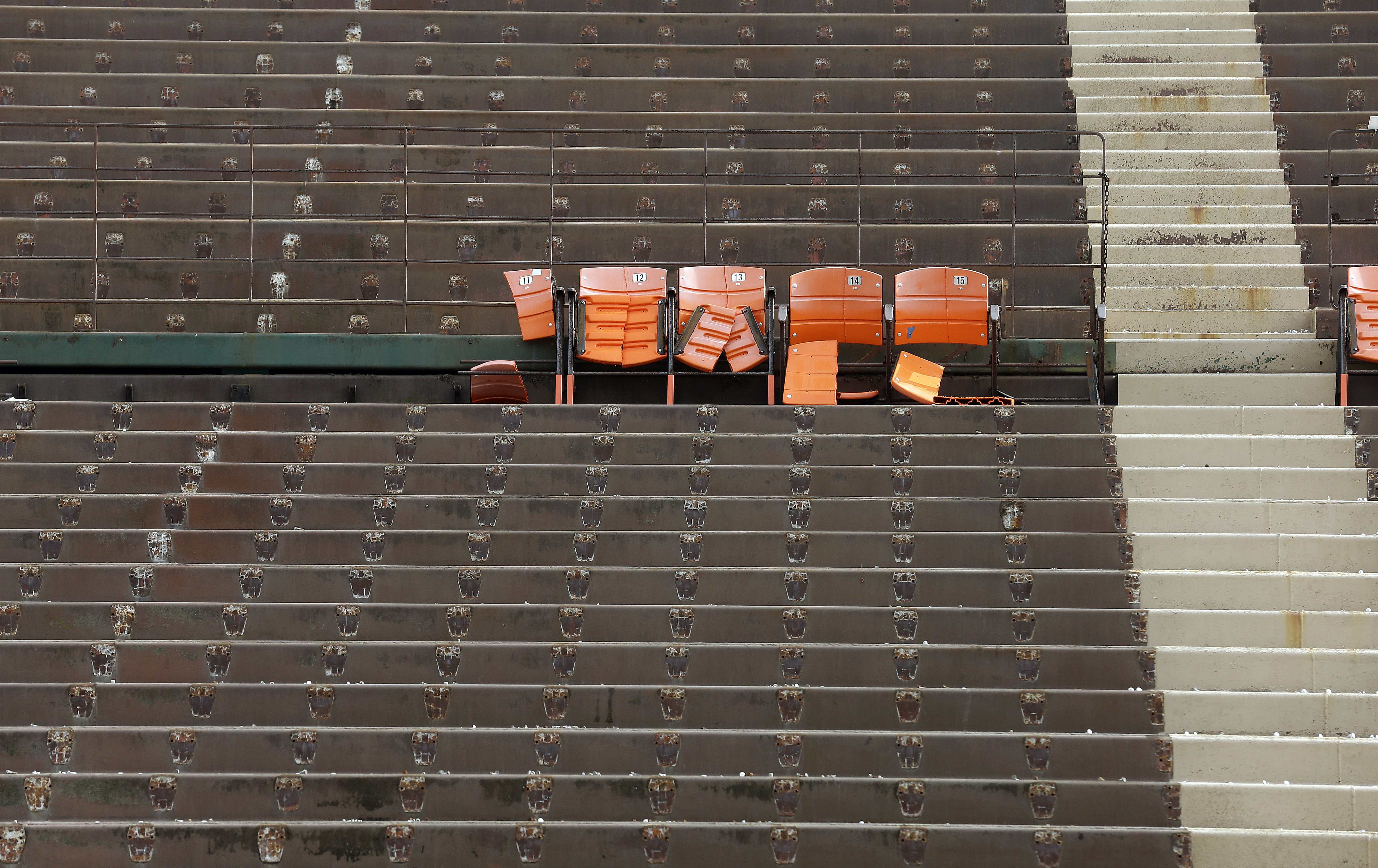 Demolition begins on San Francisco's Candlestick Park