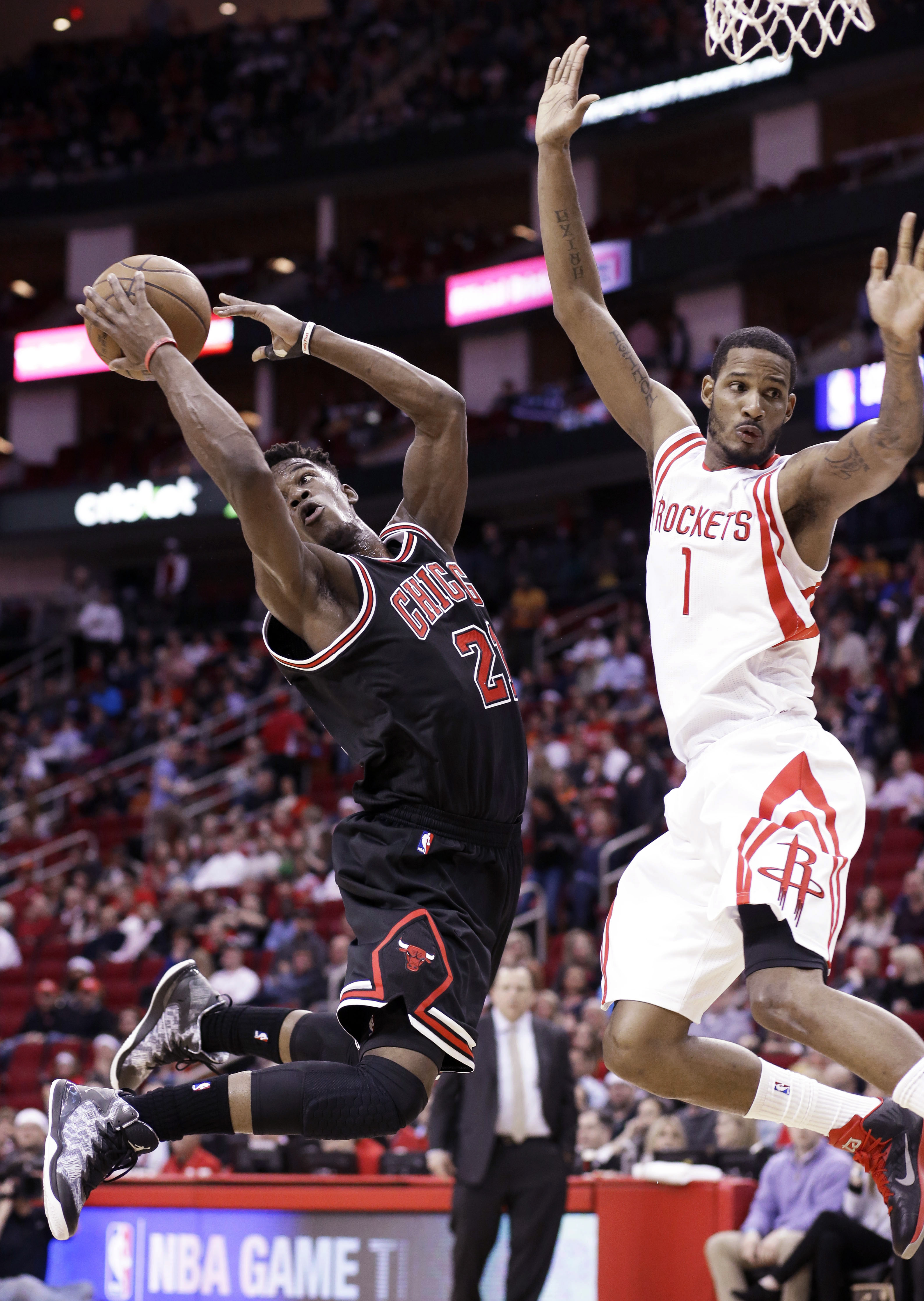 Harden scores 27 points and the Rockets top Bulls, 101-90