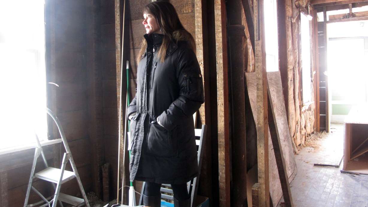 Jersey shore town aims to get last 2 Sandy families home