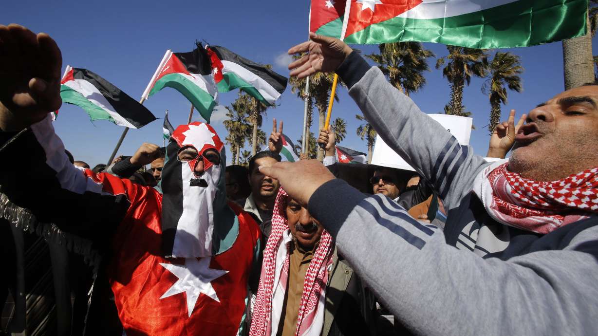 Jordan launches new airstrikes after vowing harsh war on IS