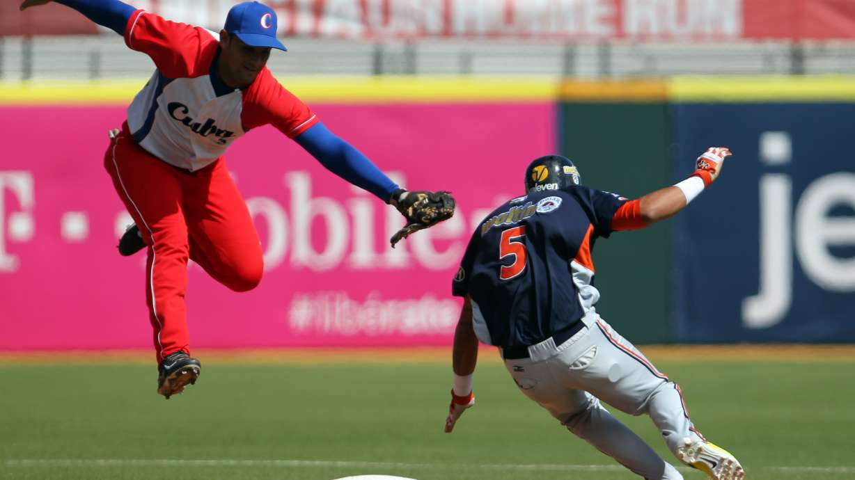 Dominican Republic beats Mexico 3-2 in Caribbean Series