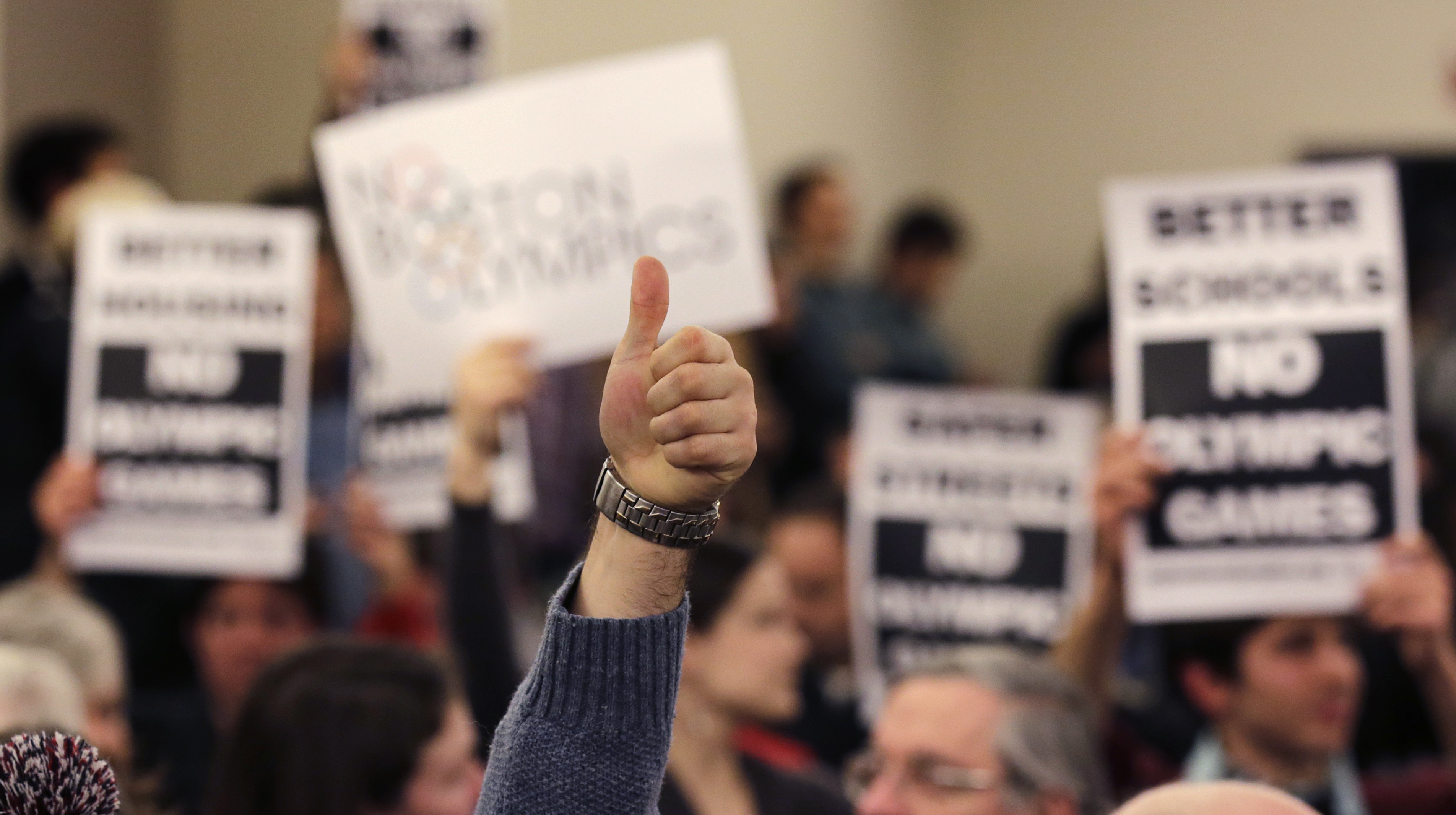 Mayor holds 1st meeting on Boston Olympics, draws big crowd
