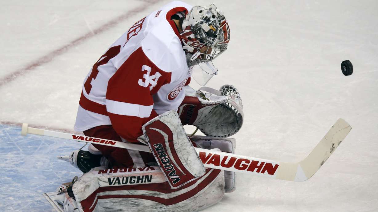 Mrazek stops 28 shots as Red Wings beat Avalanche, 3-0