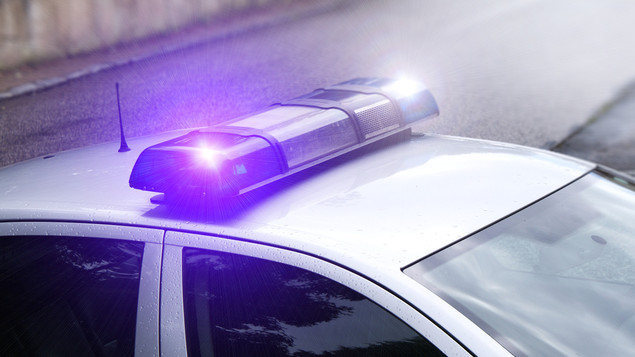 Hombre se sienta en medio de ruta oscura en UT y es golpeado y muerto por un vehículo 