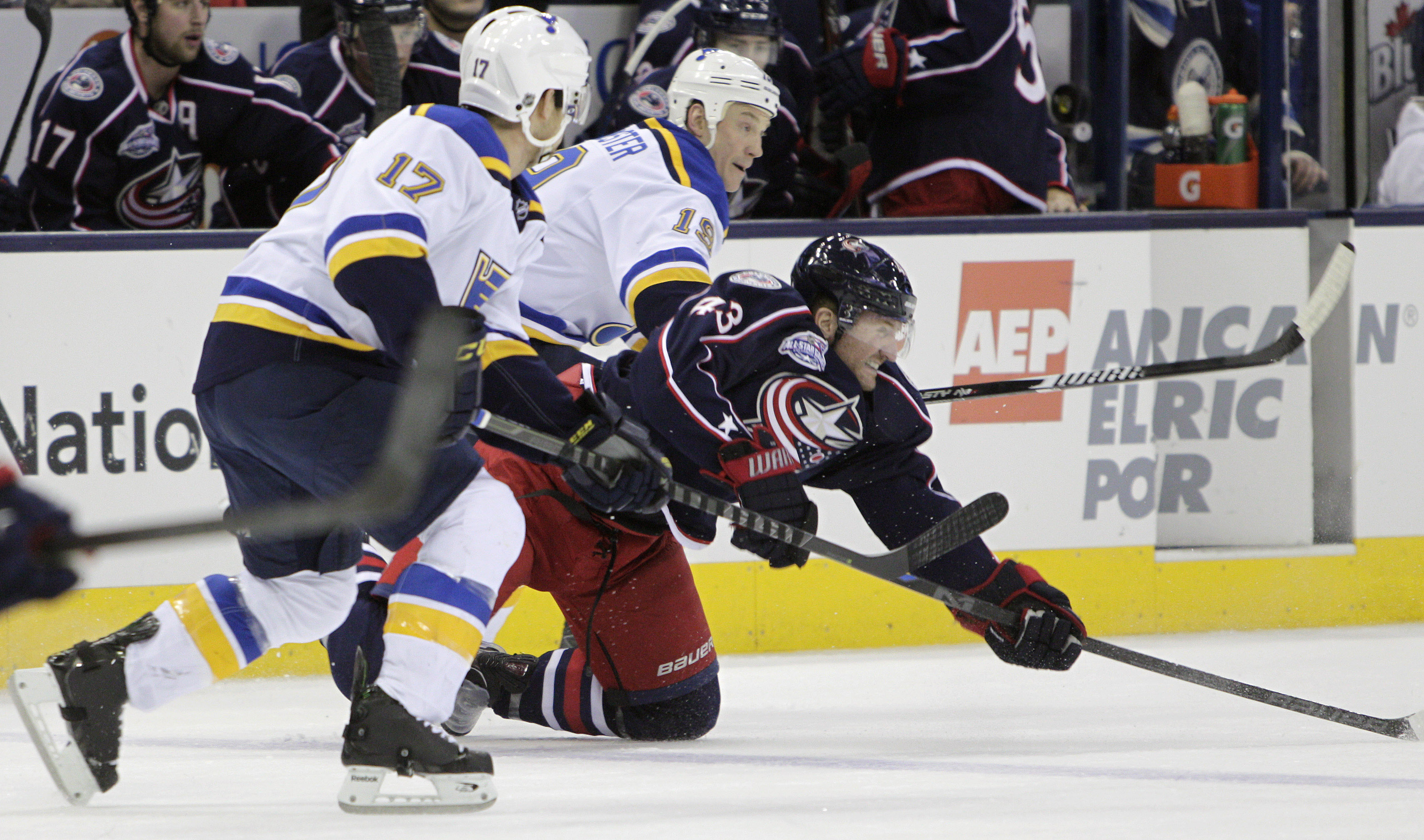 Foligno leads goal parade in Blue Jackets' 7-1 rout of Blues