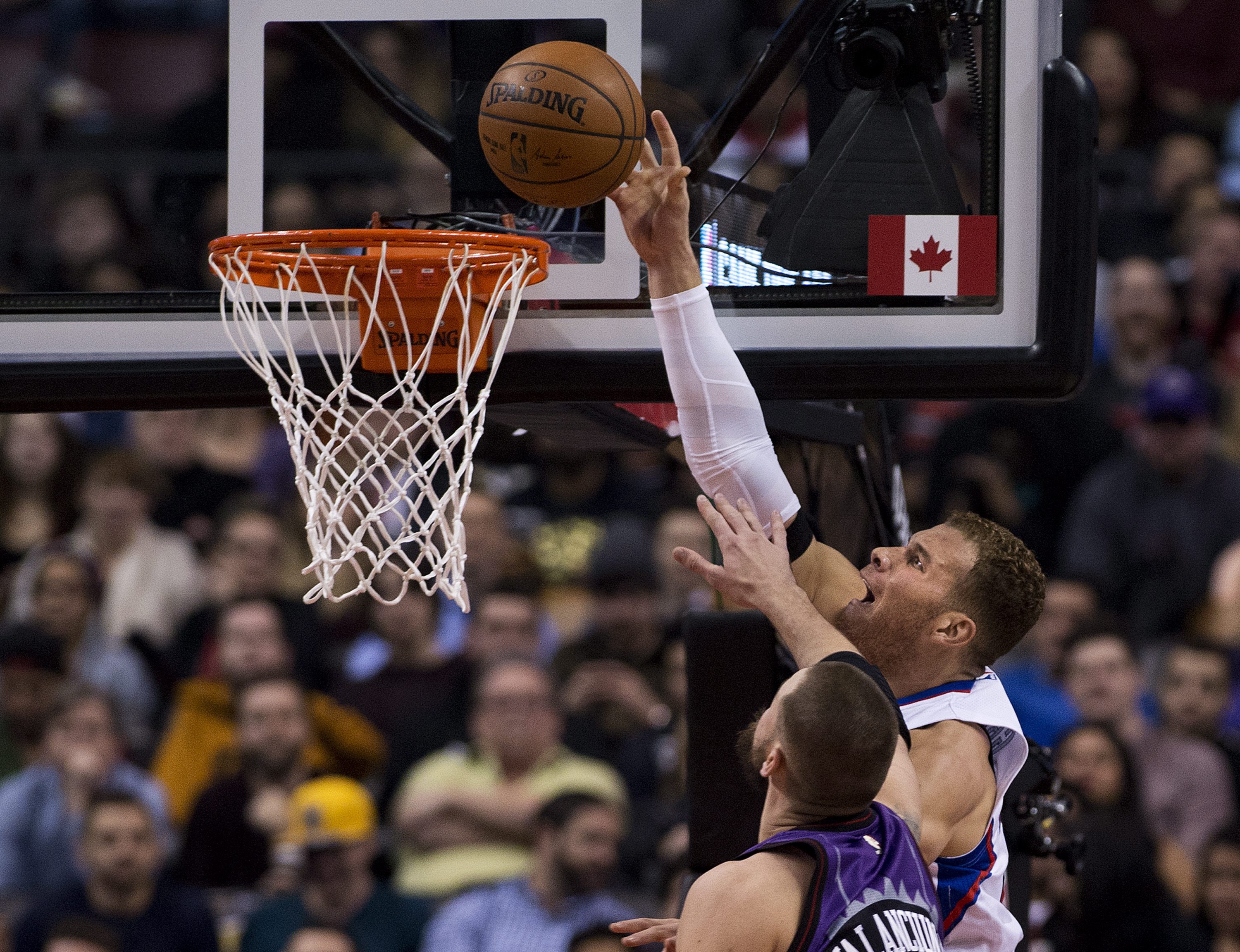 DeRozan, Lowry lead Raptors past Clippers