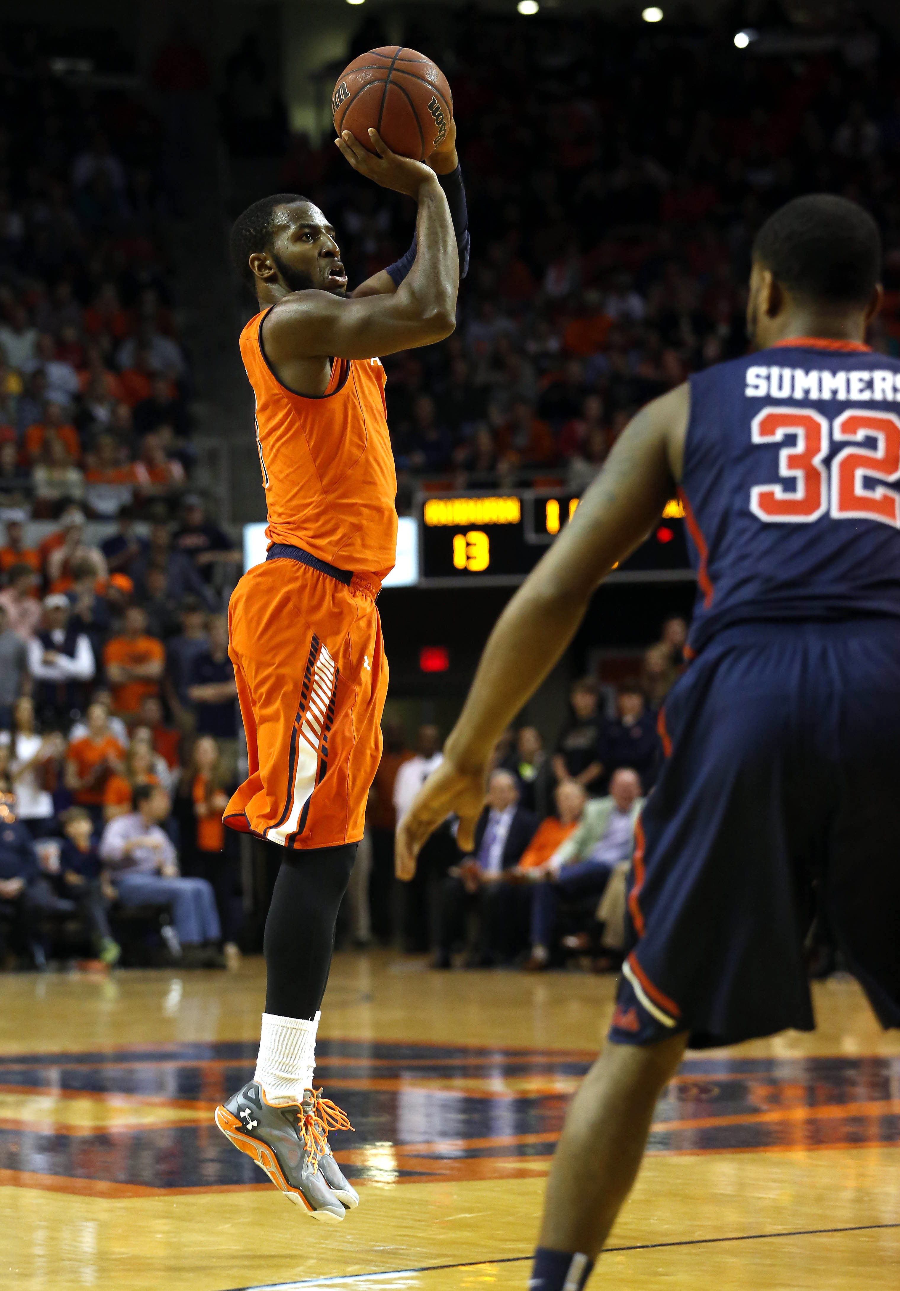 White leads streaking Mississippi past Auburn, 86-79