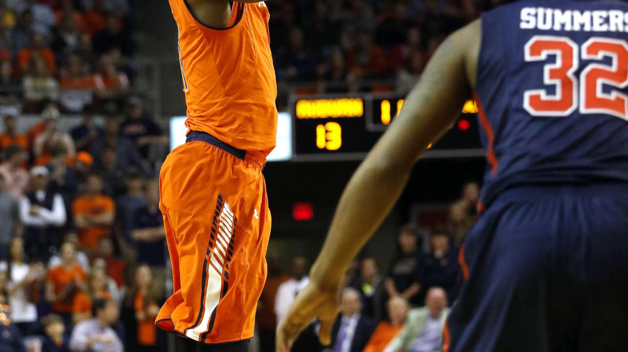 White leads streaking Mississippi past Auburn, 86-79