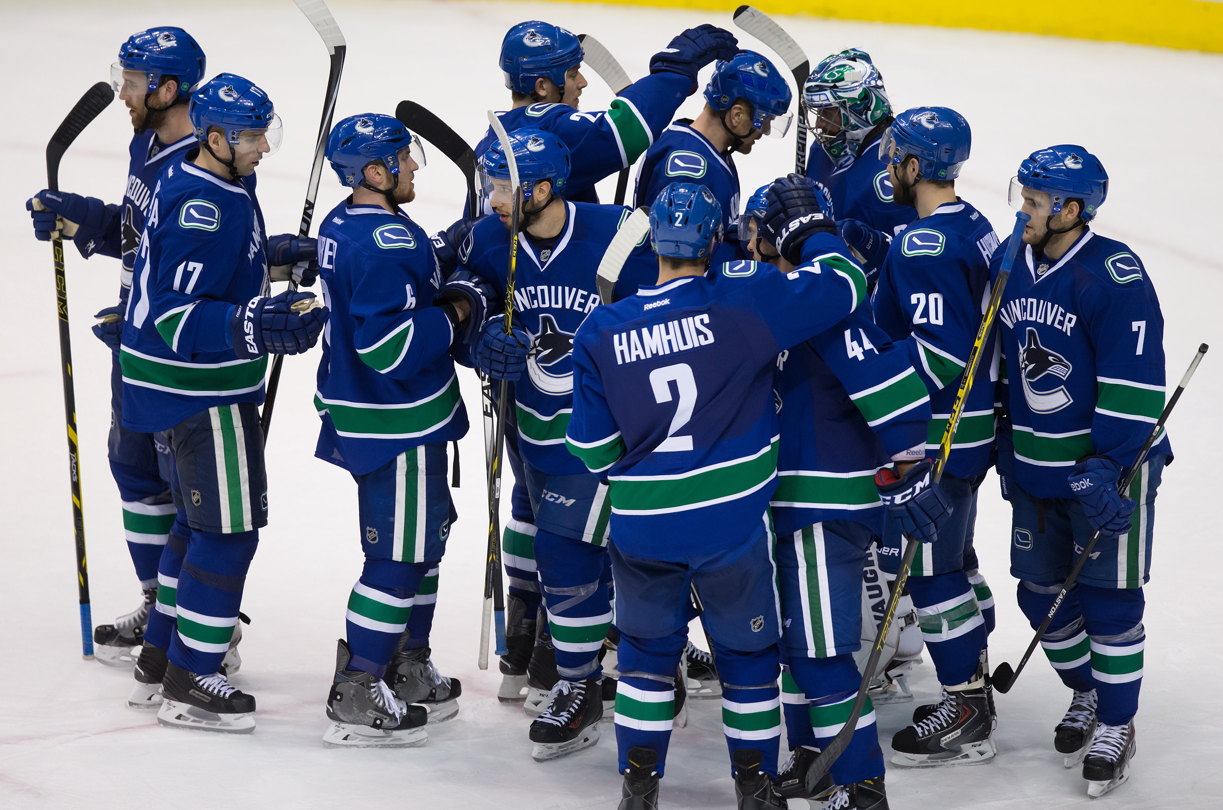 Miller makes 31 saves, Canucks blank Penguins 5-0