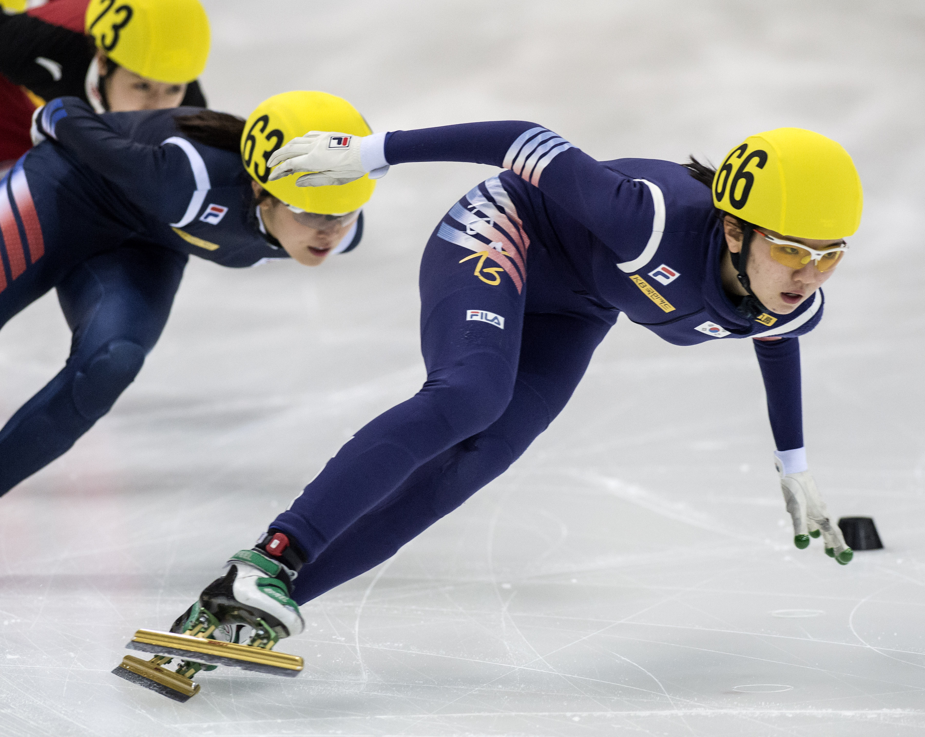 Fontana, Migunov win at short track speedskating World Cup