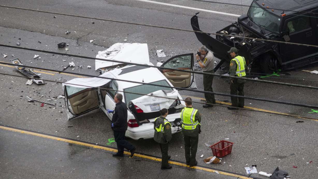 Publicist: Bruce Jenner wasn't texting during fatal crash