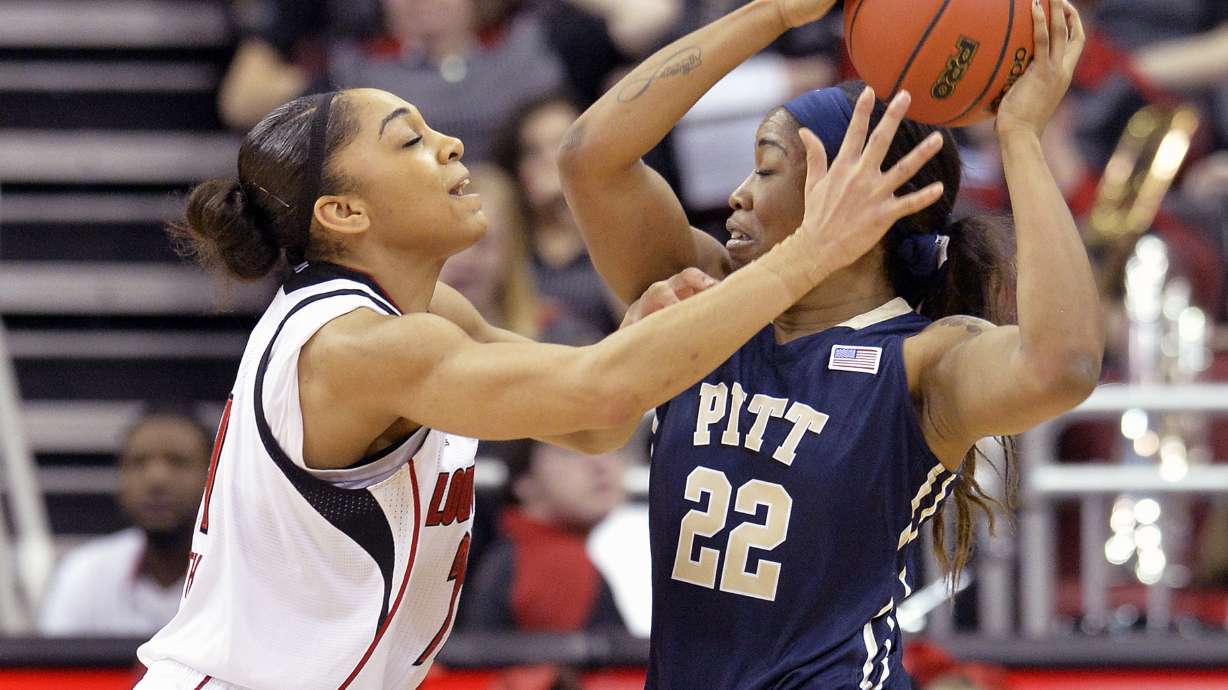 Hammond helps No. 8 Louisville pull away from Pitt 48-35