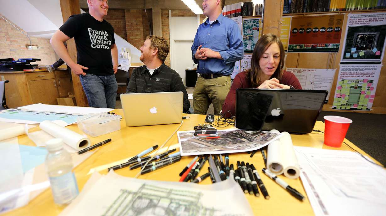 Volunteers brainstorm possible Pioneer Park improvements