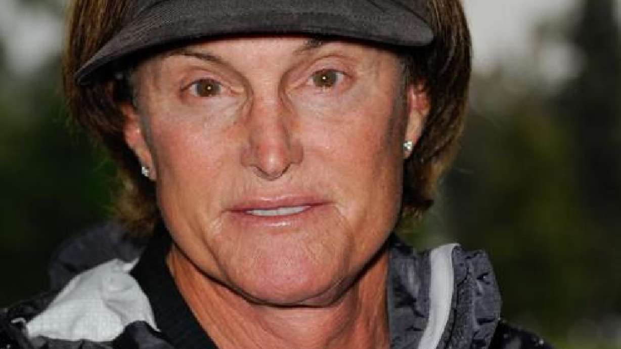 Bruce Jenner, campeón olímpico que se cambió el sexo no "texteaba" durante accidente fatal