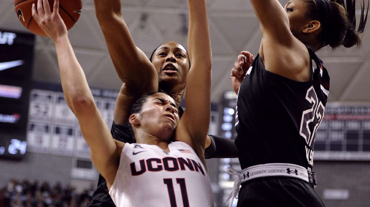 No. 2 UConn women rout No. 1 South Carolina 87-62