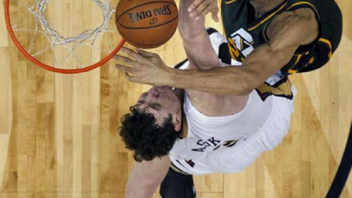 Hayward lidera victoria del Jazz ante los Pelicans