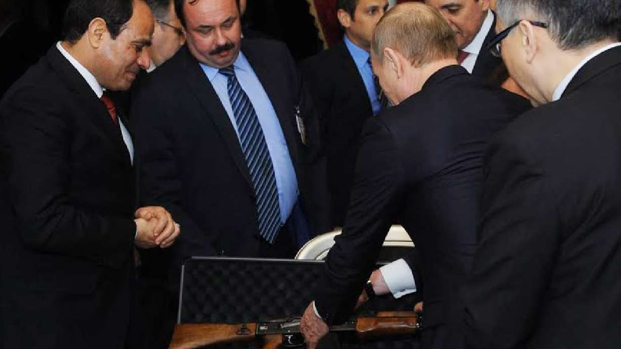 Putin's visit to Egypt nets plan to build nuclear plant
