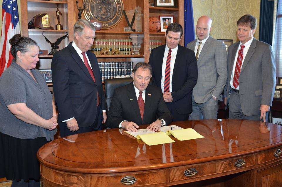 Scott Windes with the Governor at the signing of Benefit Corp bill SB133. (Governor Gary Herbert's Office)