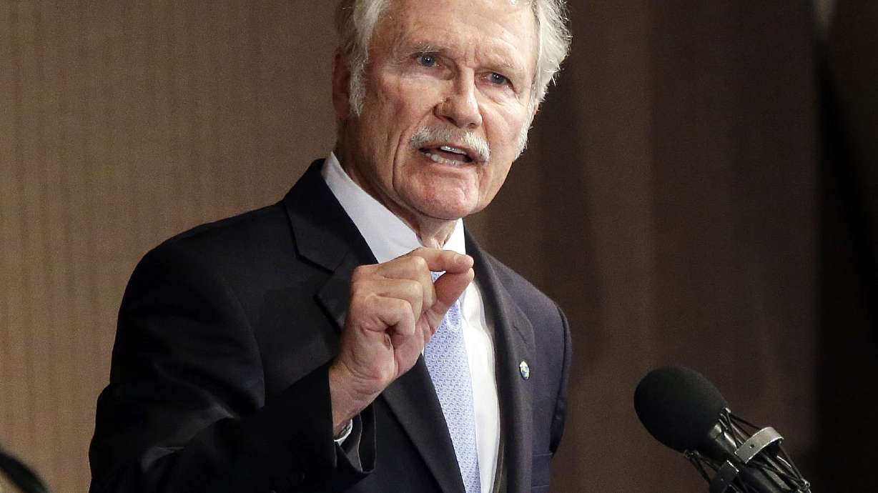 Top Democrats call on Oregon governor to resign