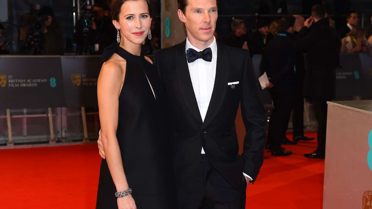 Actor Benedict Cumberbatch weds Sophie Hunter
