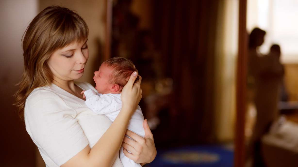 Bill allowing mothers to breastfeed in public passes in Utah House