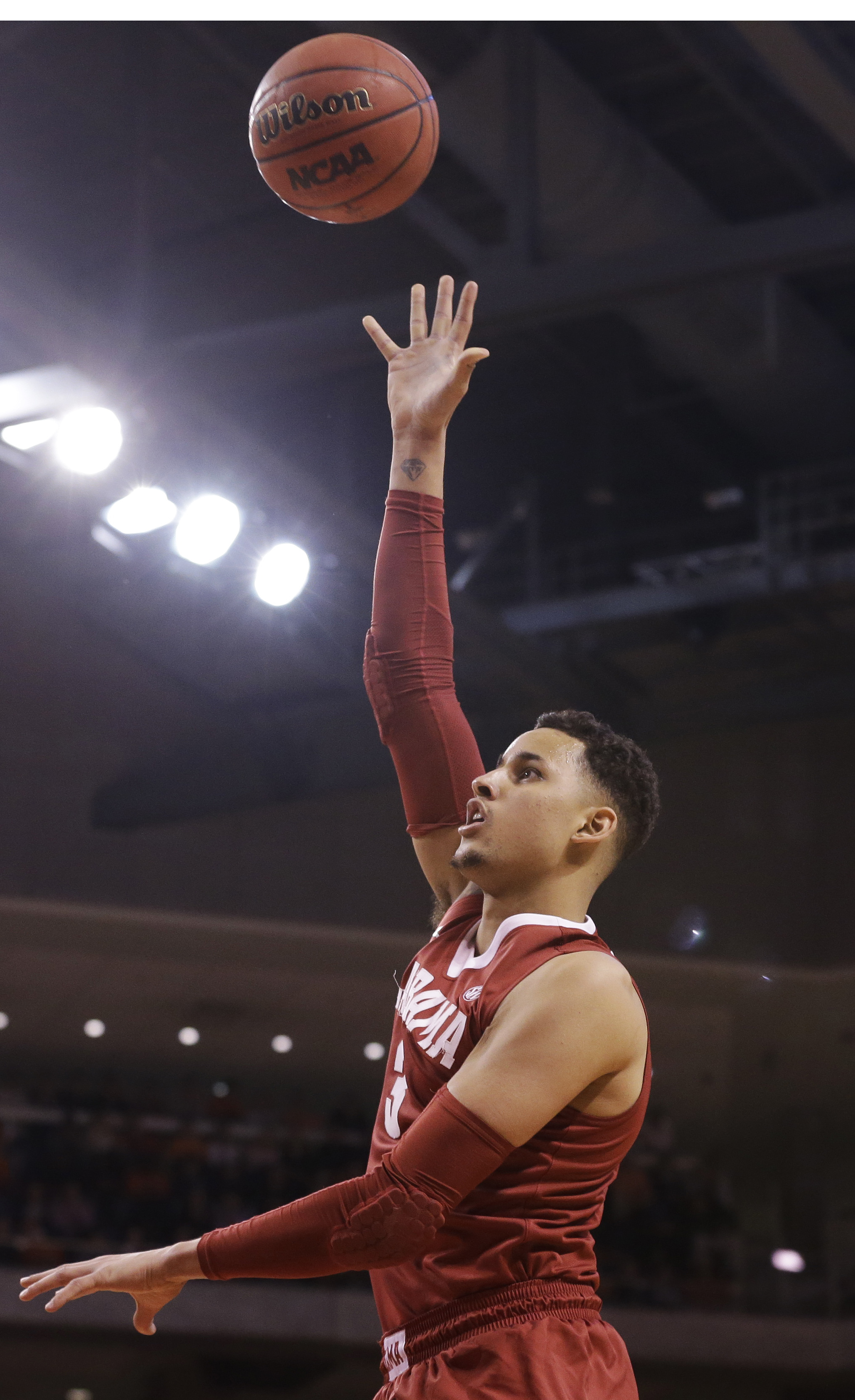 Randolph, balanced Alabama beat Auburn 79-68