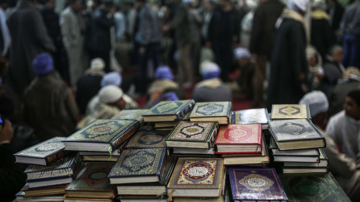 AP PHOTOS: Muslims in Egypt mark birth of prophet's grandson