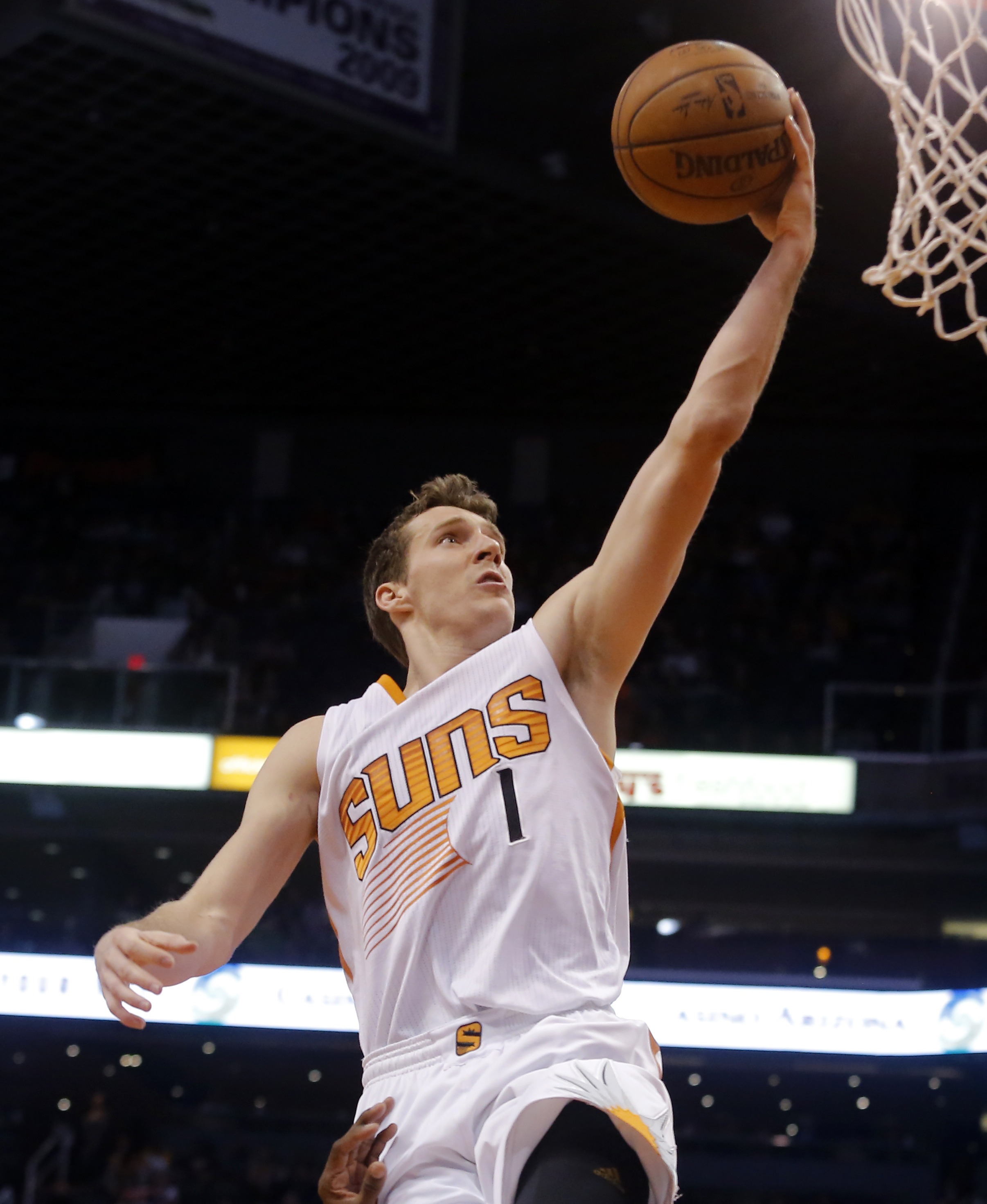 Suns deal 5 players at deadline, including Dragic, Thomas