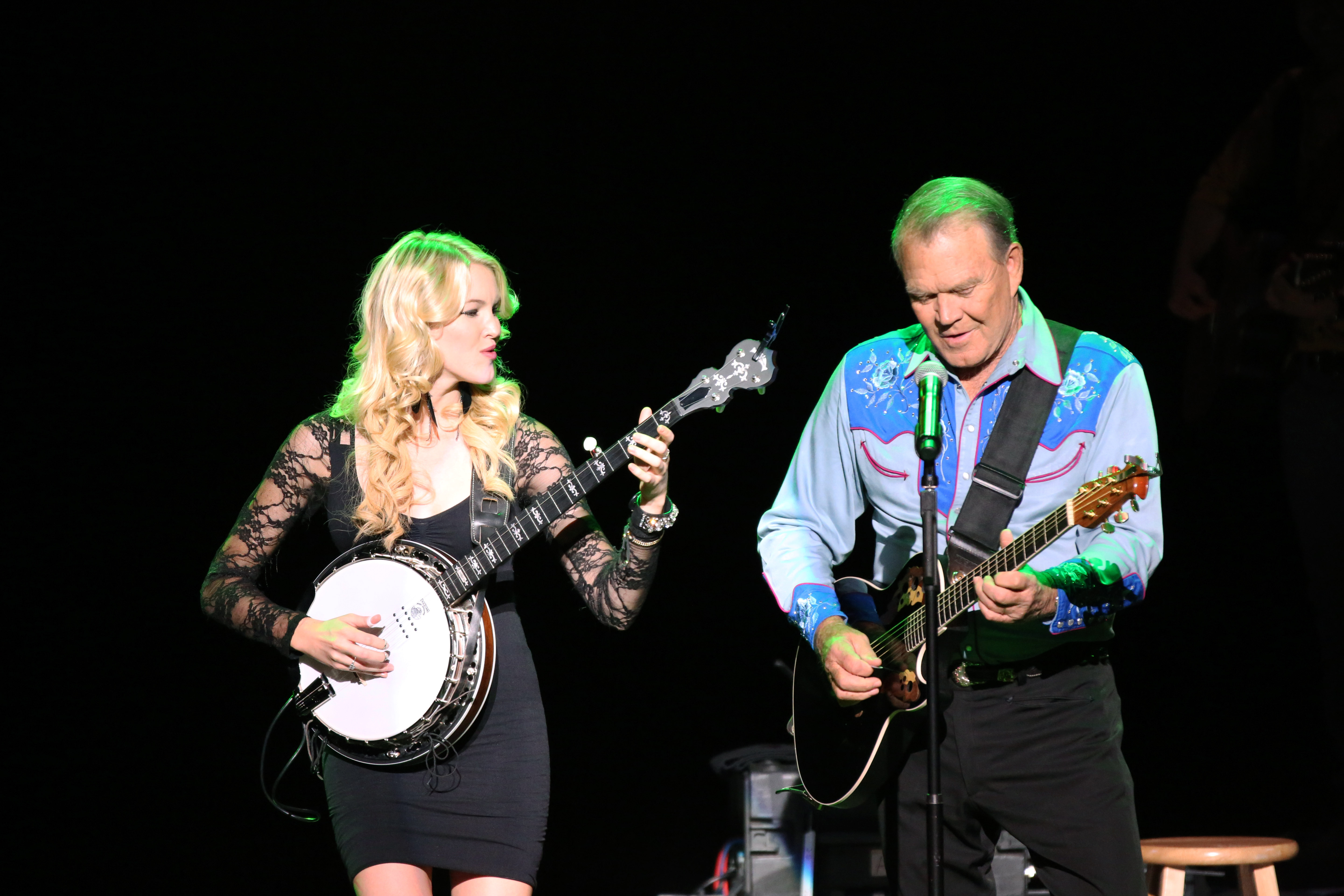 Music connects ailing Glen Campbell and daughter Ashley